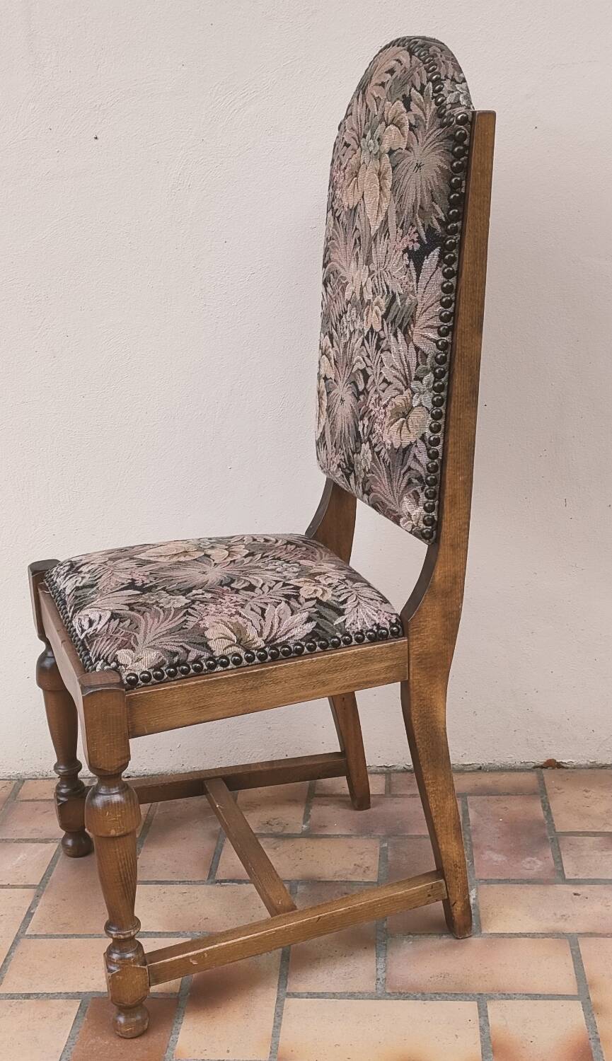 Suite of vintage upholstered chairs