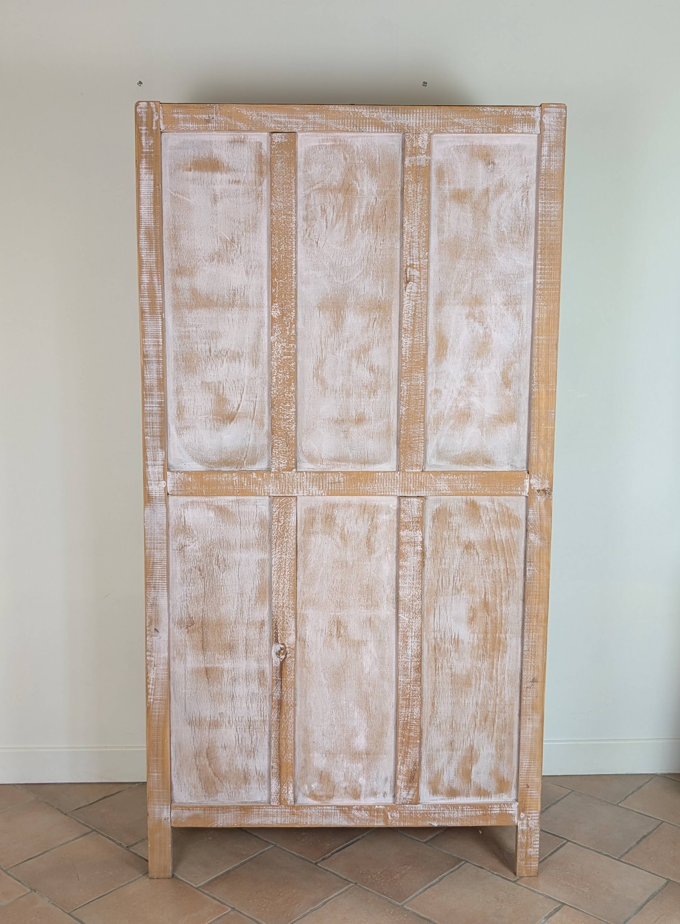 Armoire parisienne vitrée