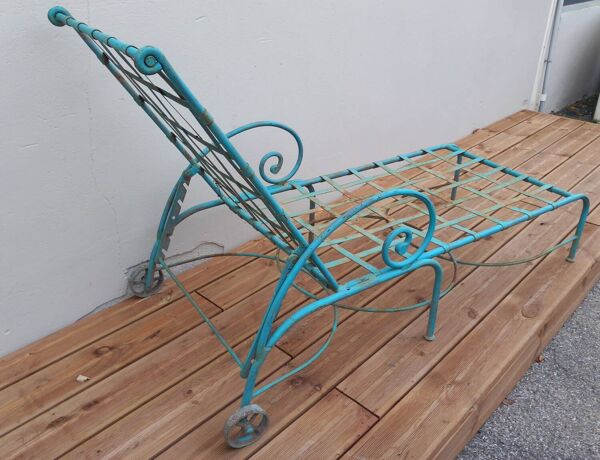 Lot 2 chaises longues anciennes fer forgé et ses 2 guéridons