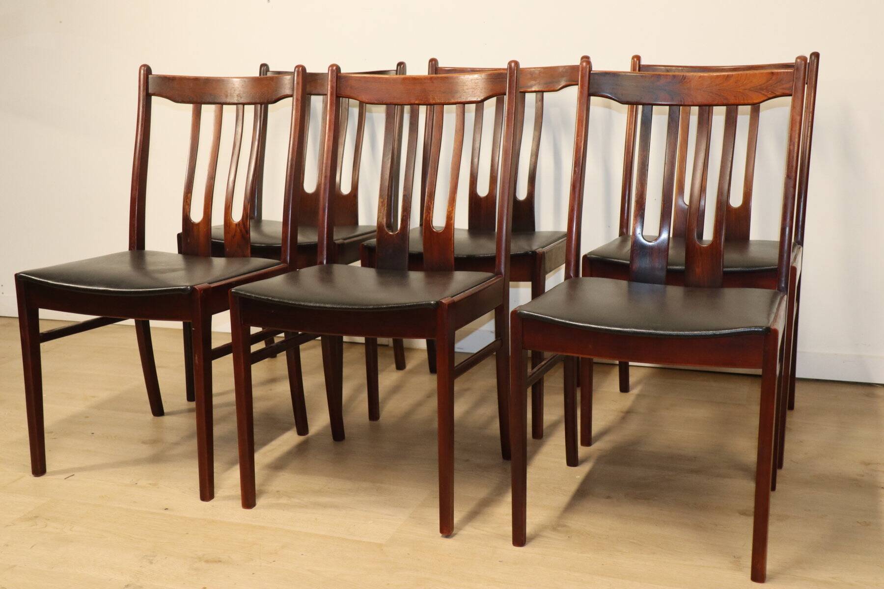 Set of 6 Scandinavian chairs in rosewood, 1960.
