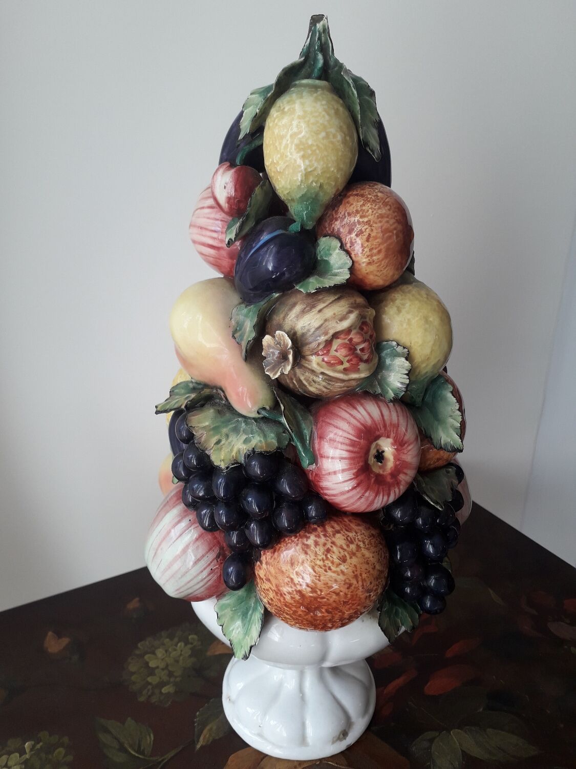 Centerpiece Ceramic fruit pyramid