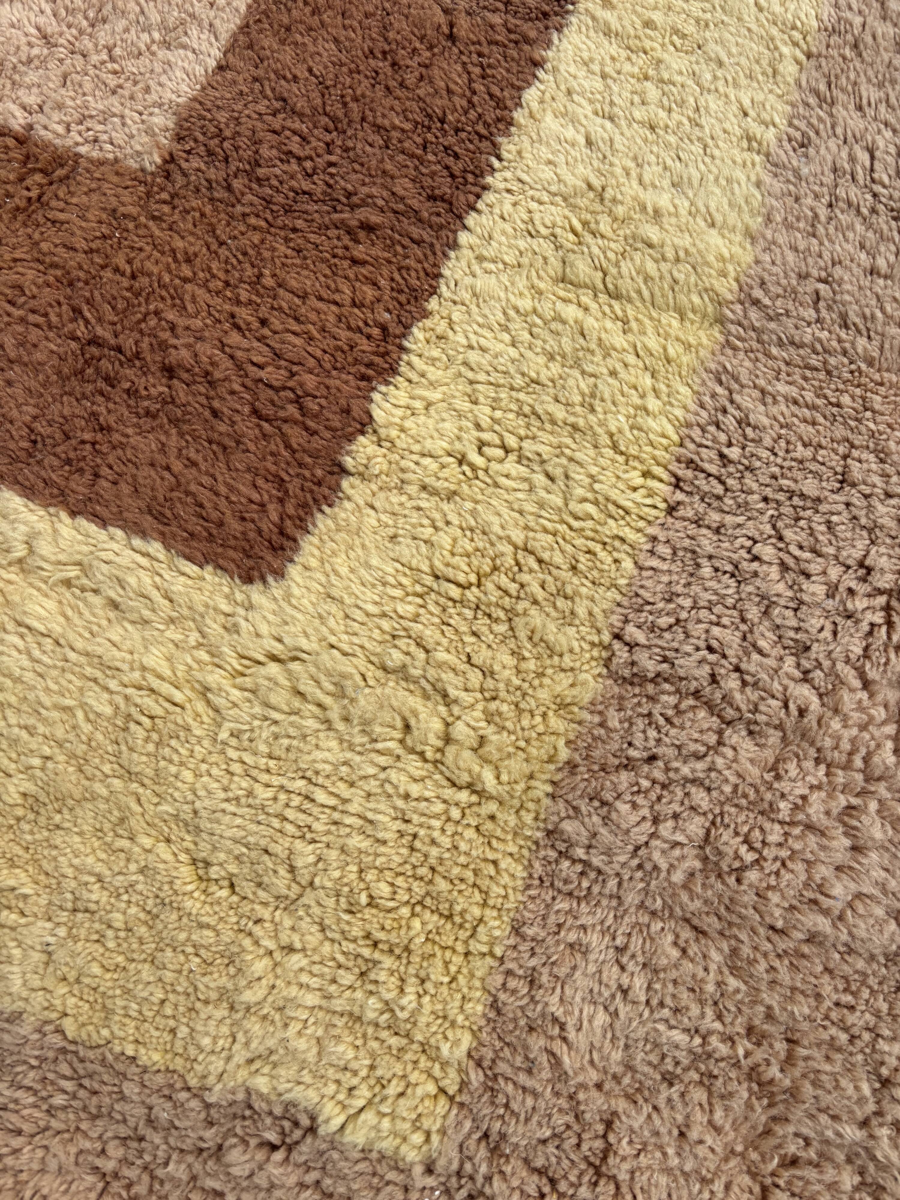 Moroccan Berber Mrirt wool rug