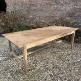 Farm table