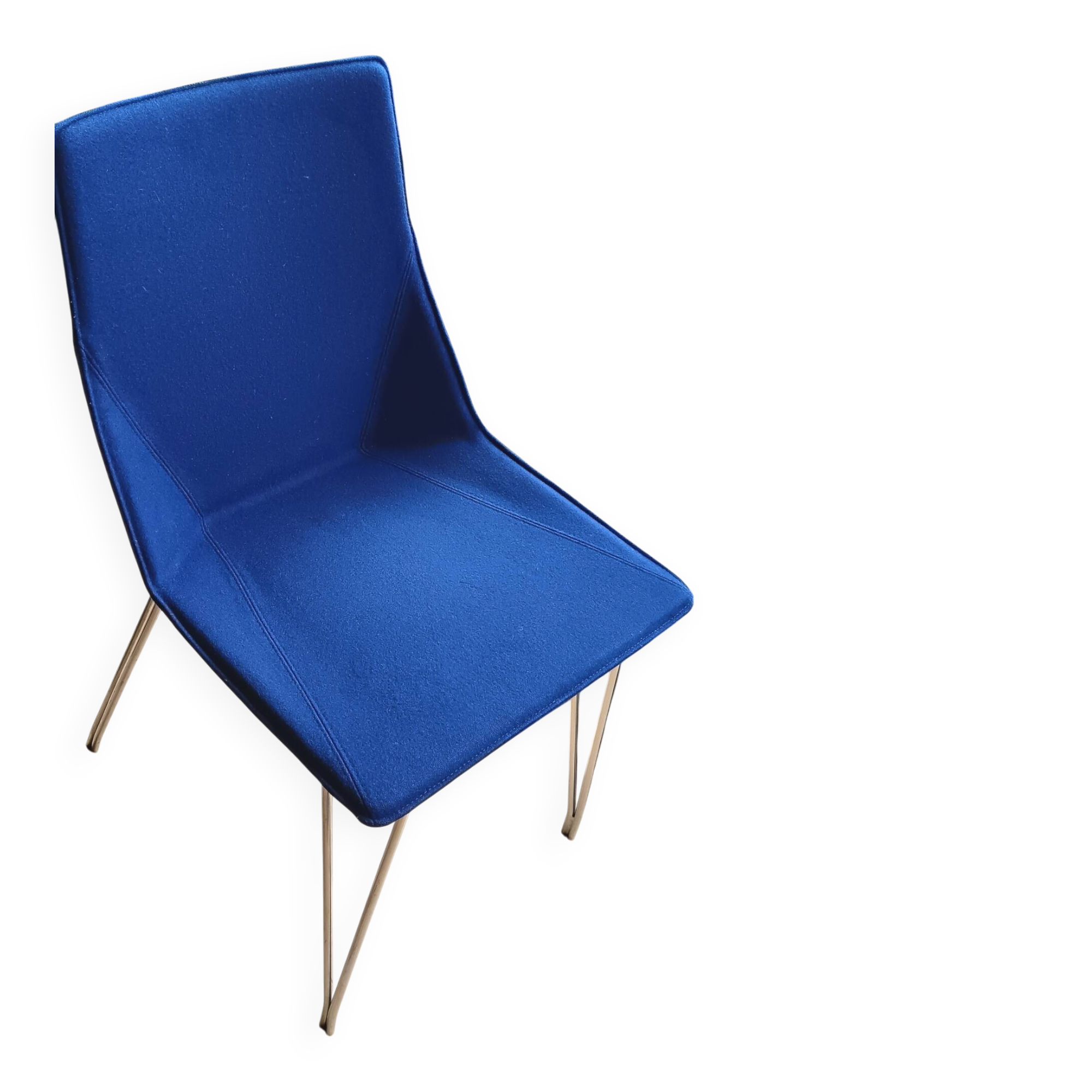 Chaise cinna design en trés bon état