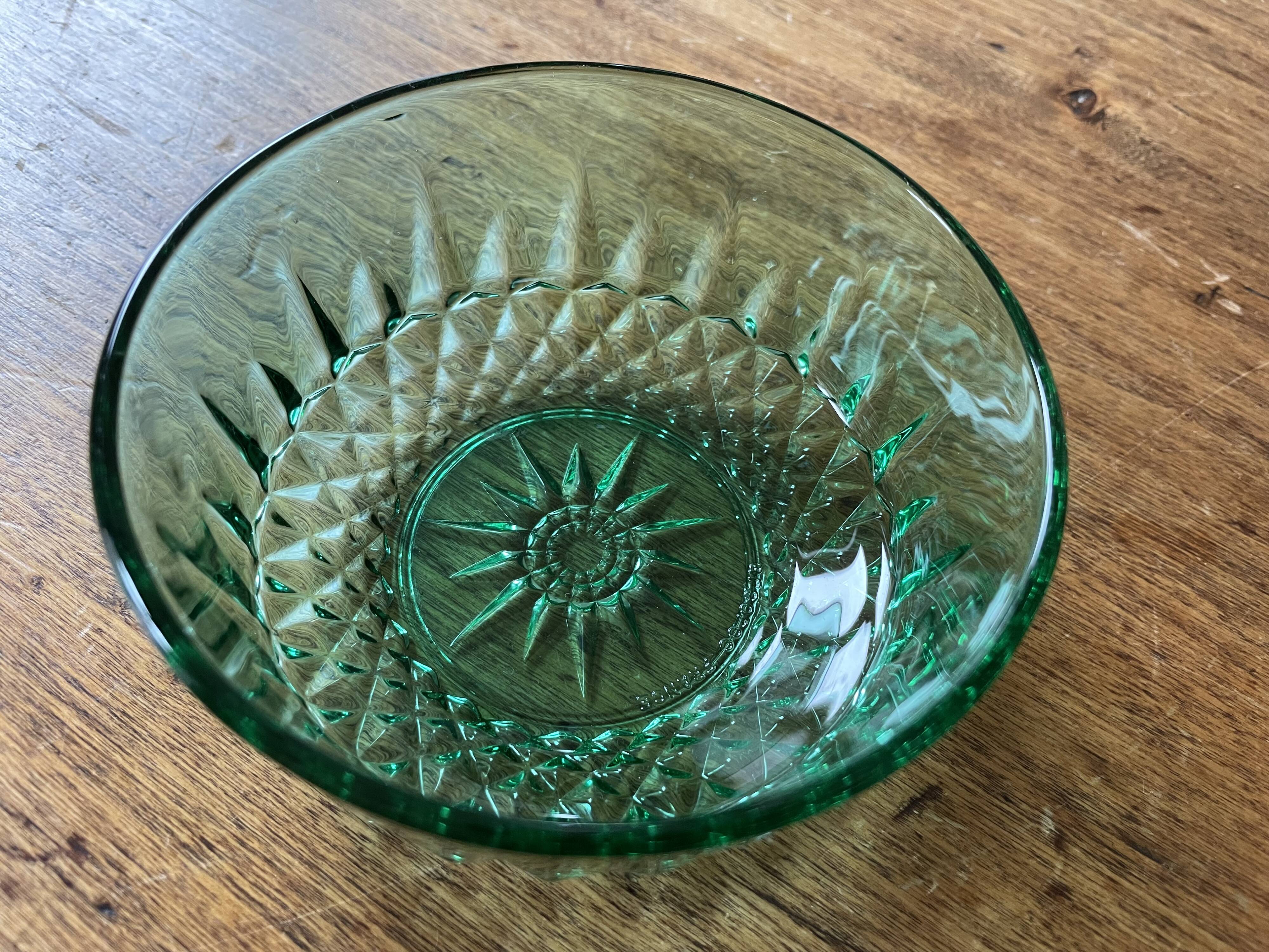 Coupe à fruits et 3 ramequins en verre moulé Vintage