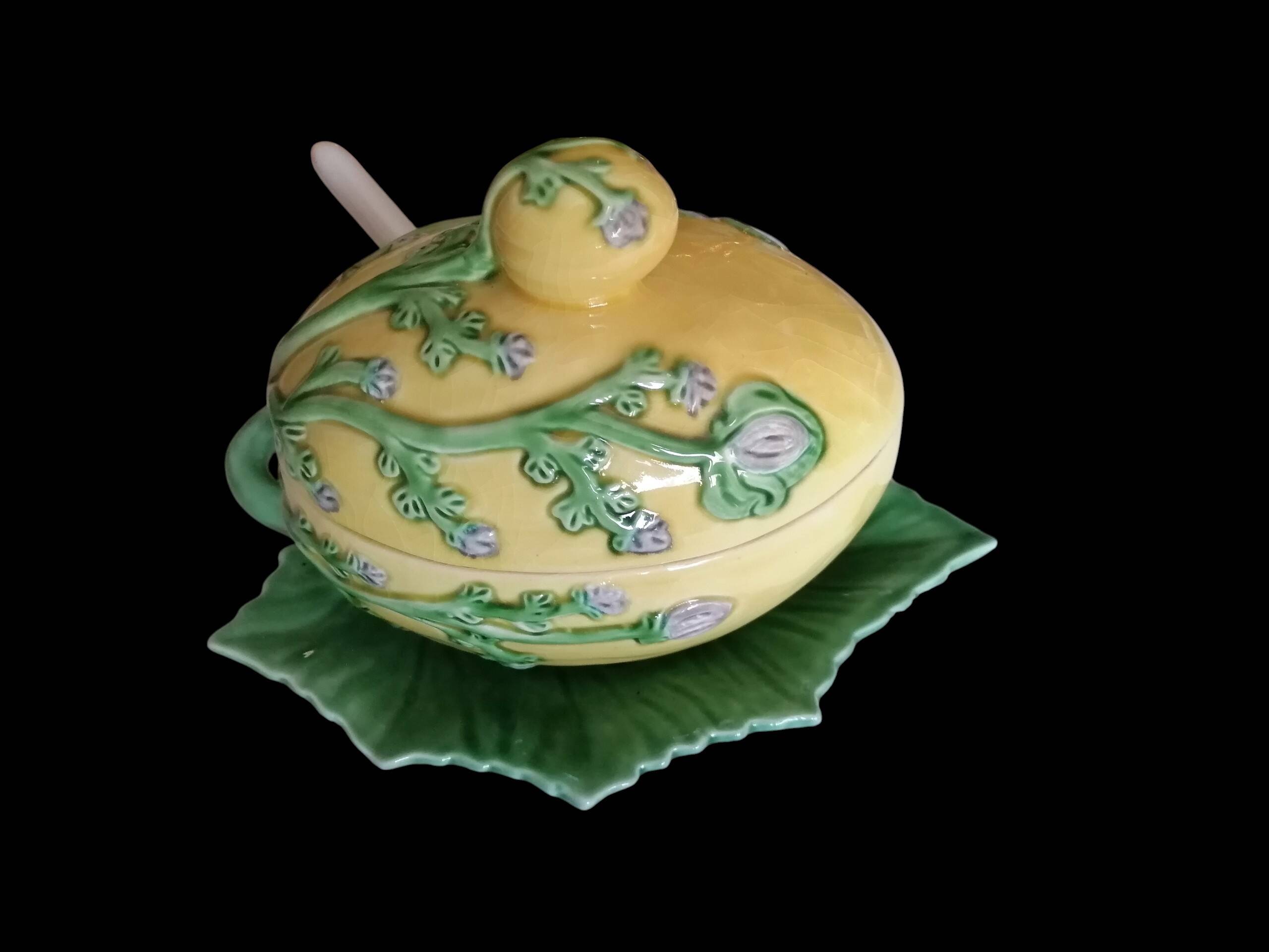 Bordallo Pinheiro covered dish