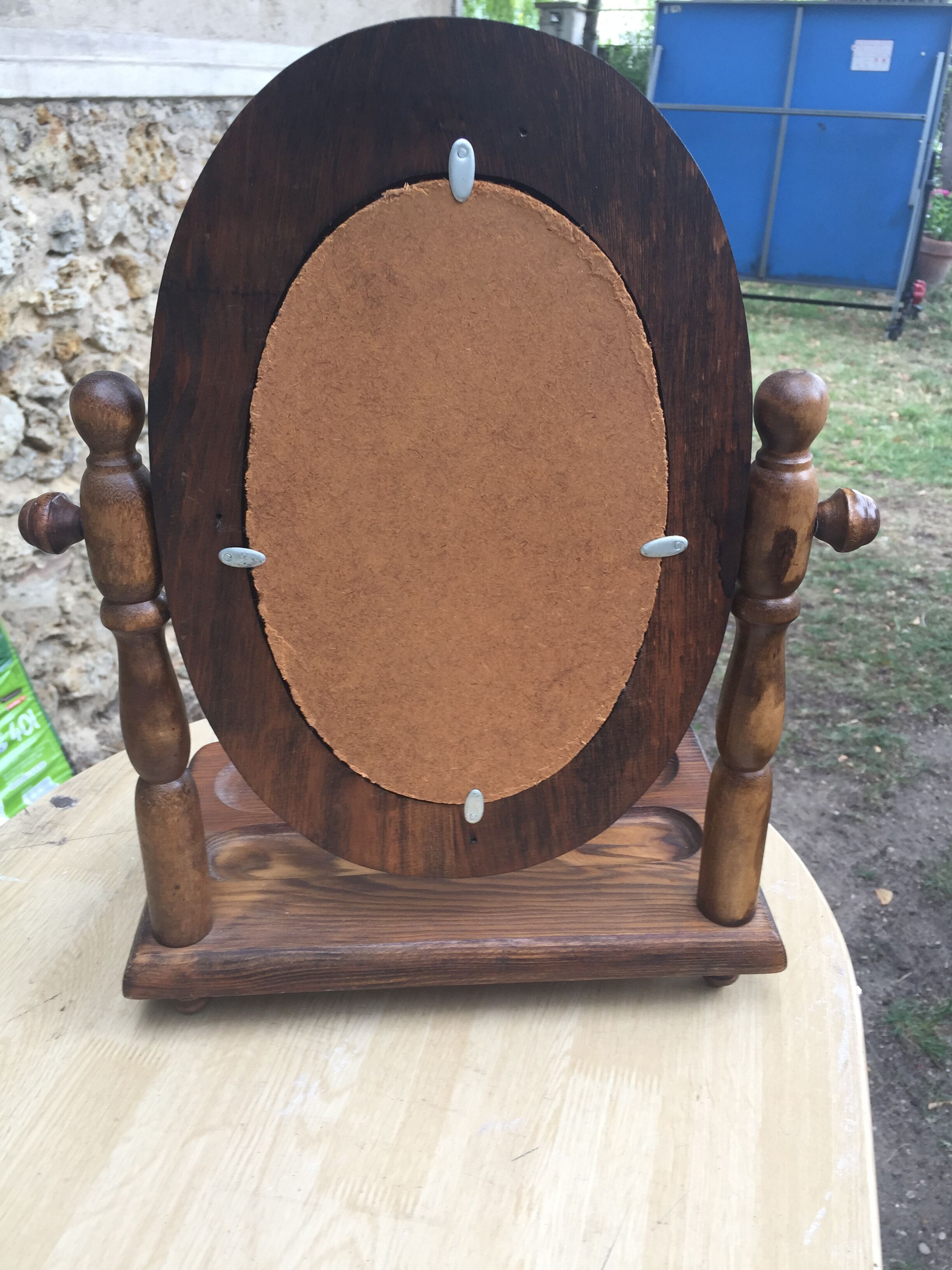 Vintage standing swivel mirror with tablet