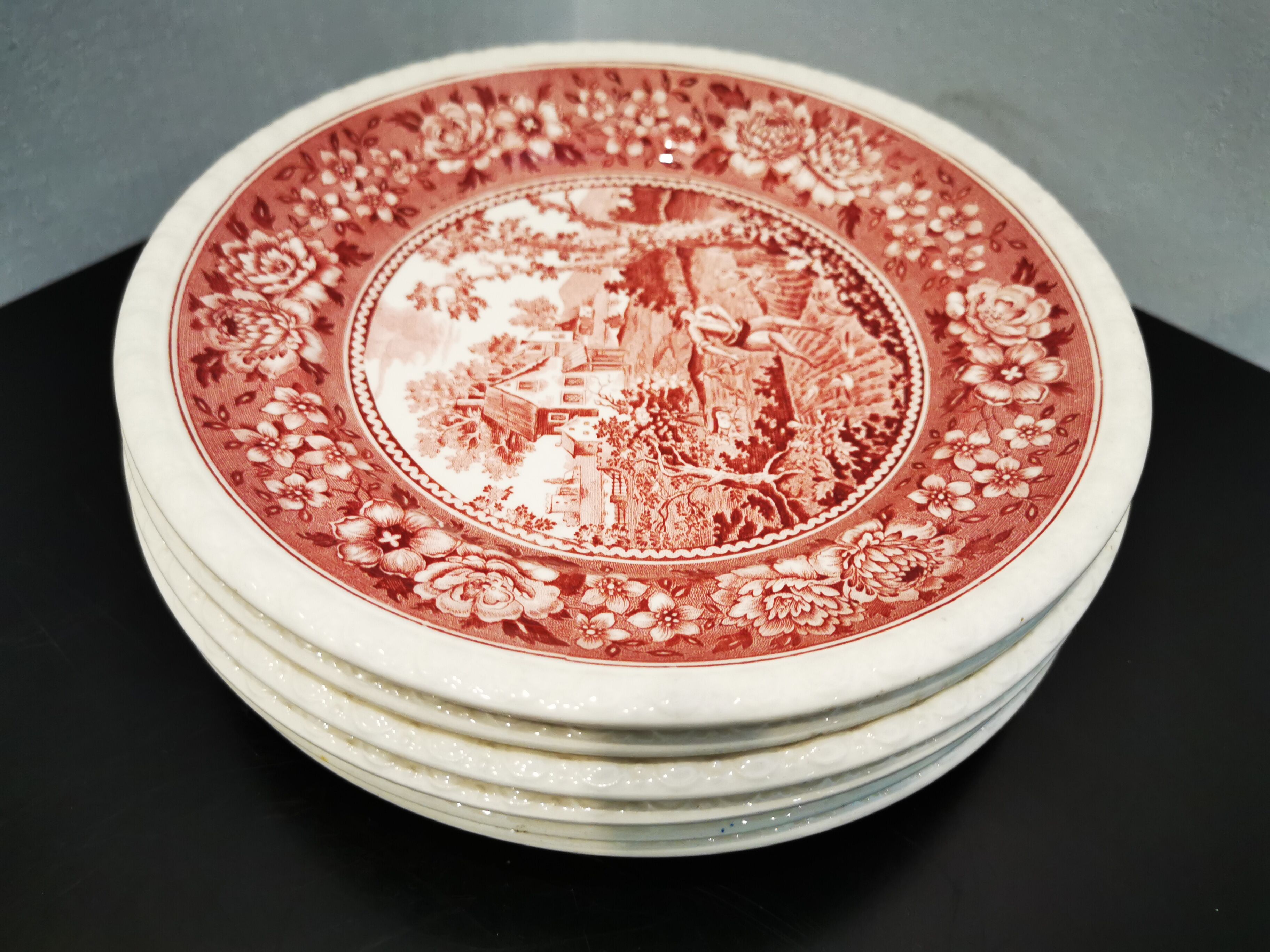 Set of 6 dessert plates and the Villeroy & Boch Rusticana serving dish