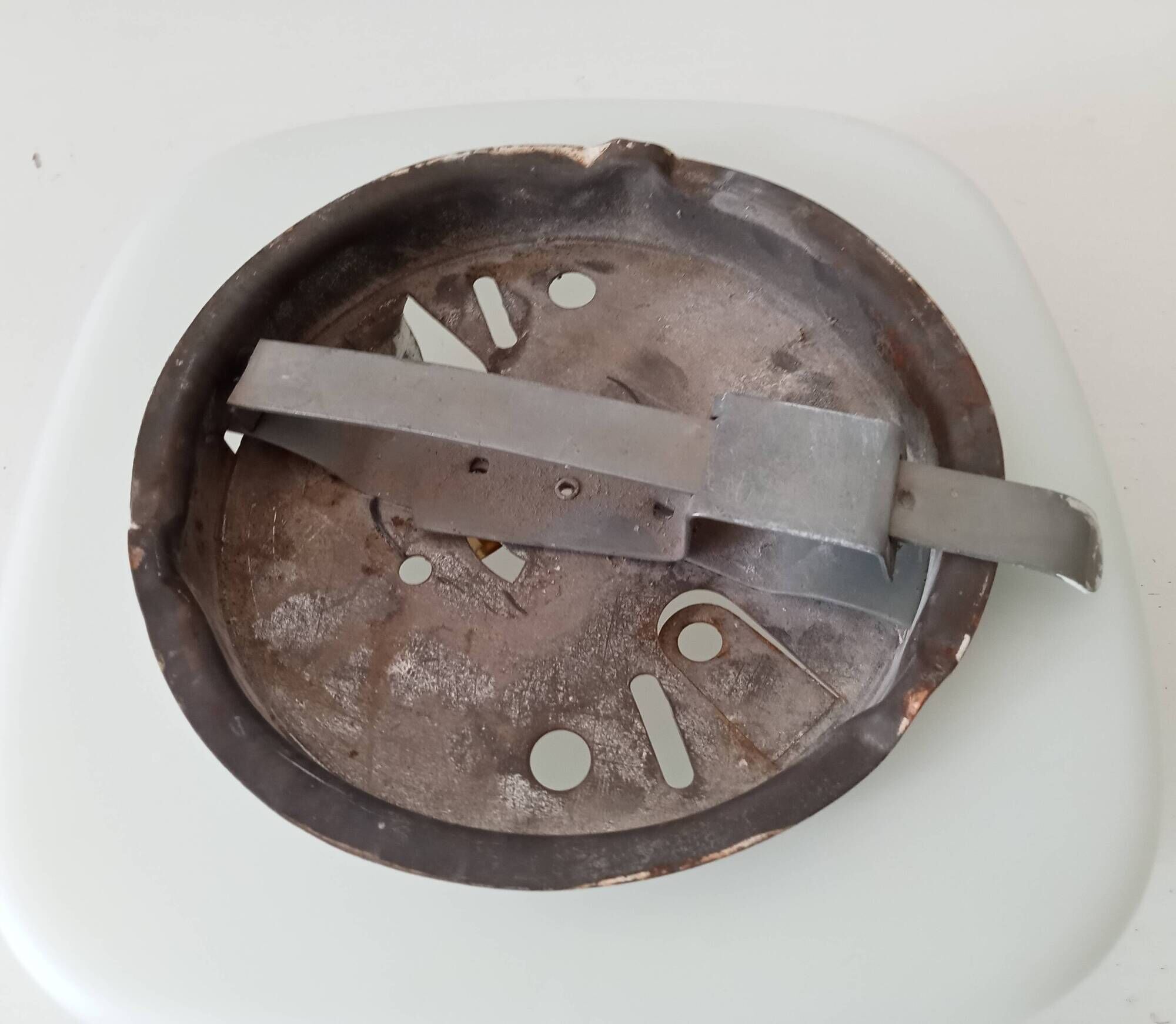 Vintage Italian ceiling light in opaline from the 1960s.