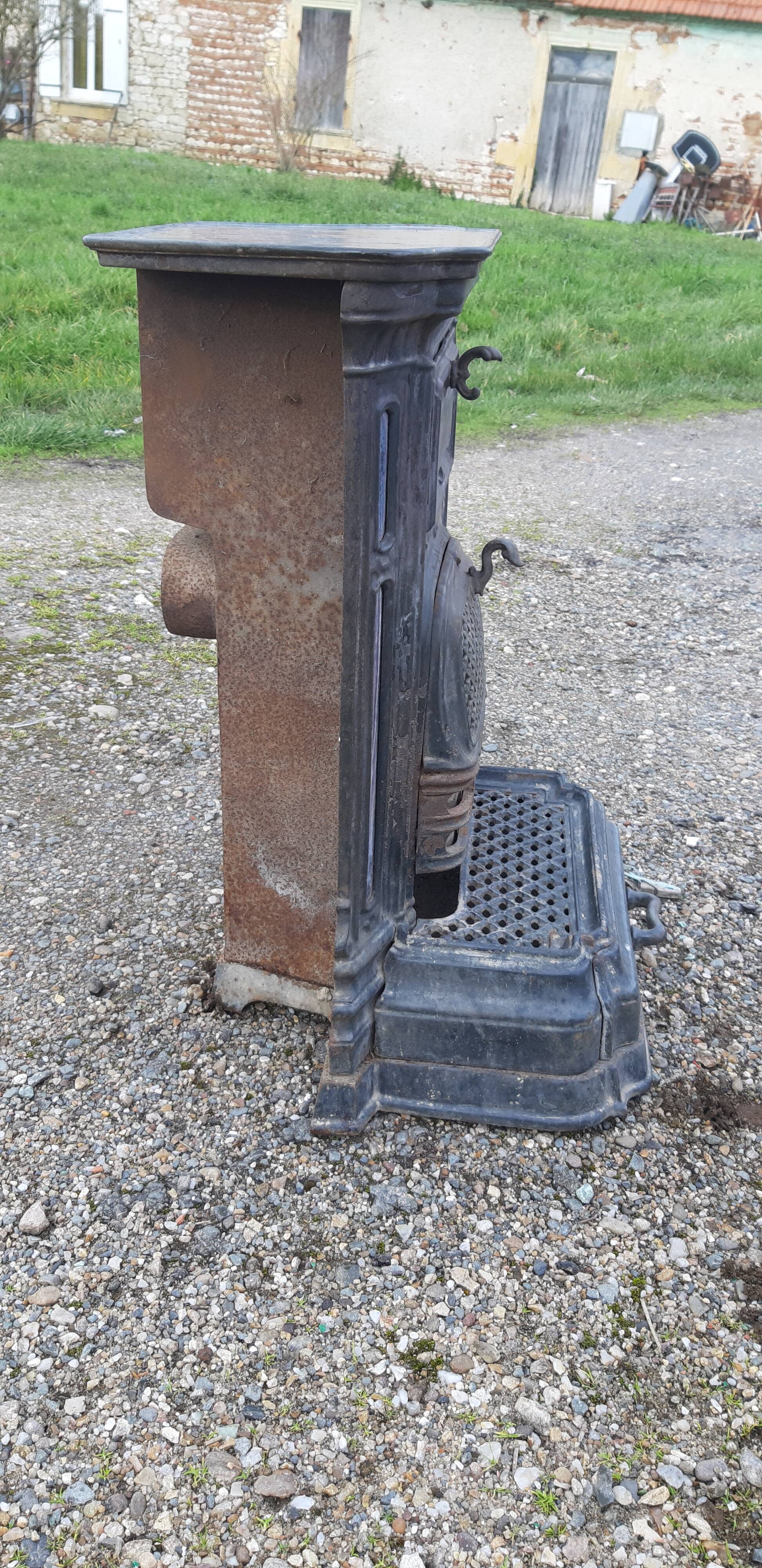 Poele a bois et a charbons fonte émaillée