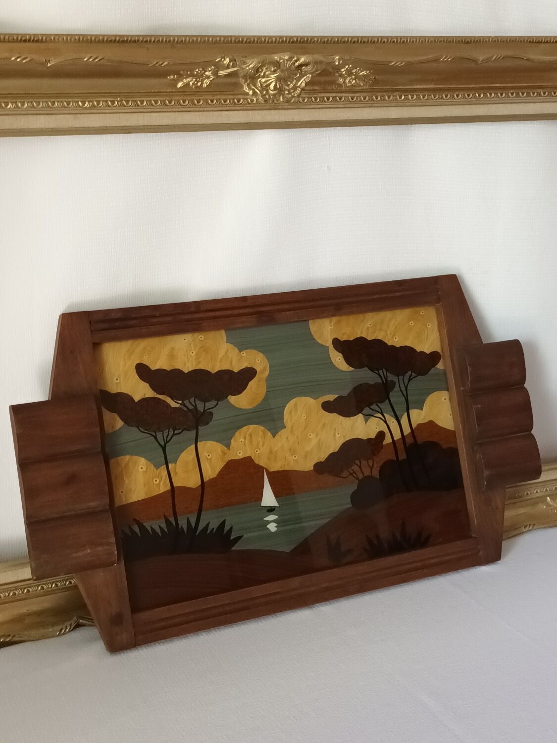 Art Deco plateau modernist decor