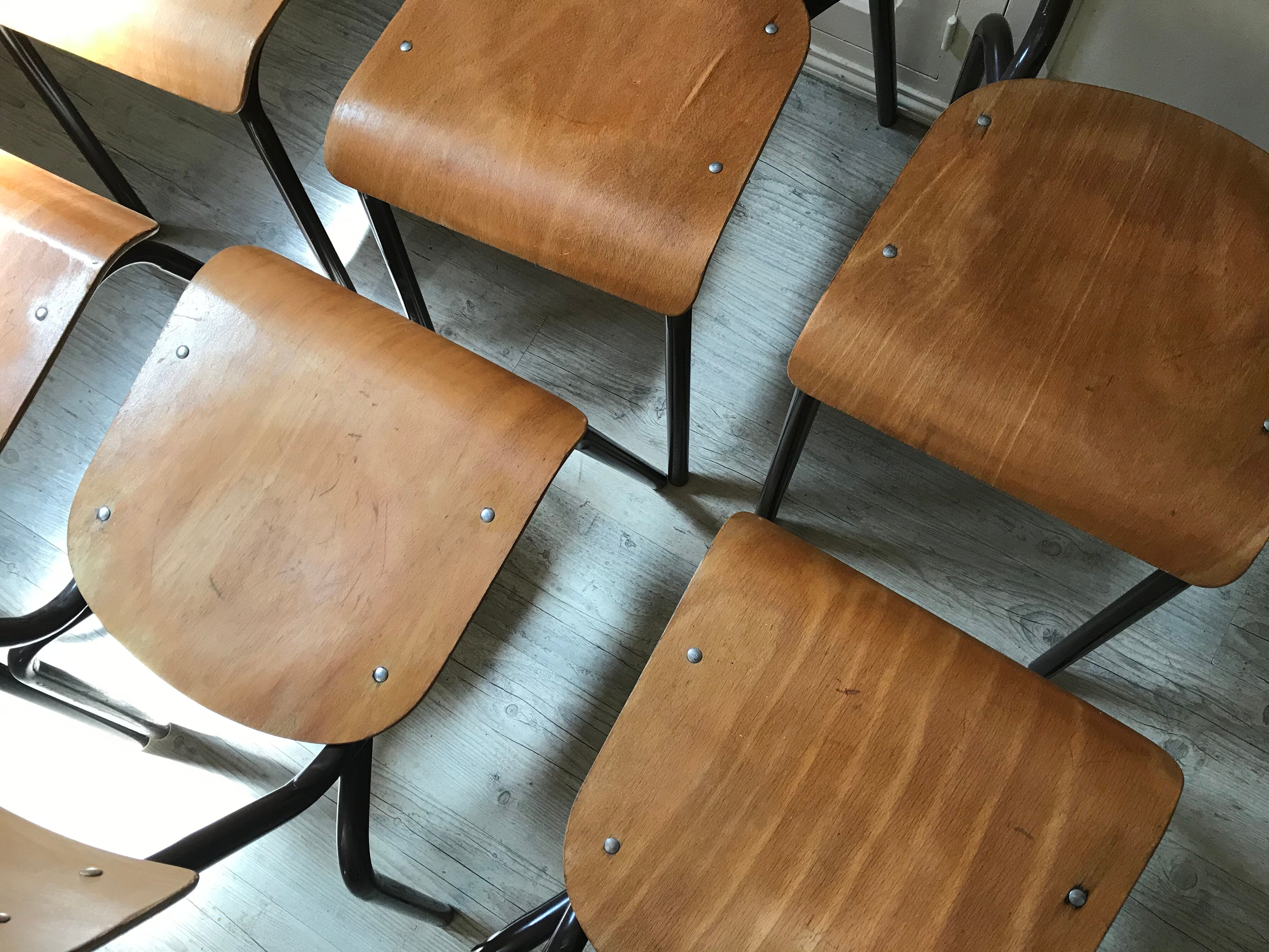 Lot of 6 vintage school chairs