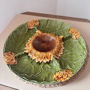Sunflower plate slipware