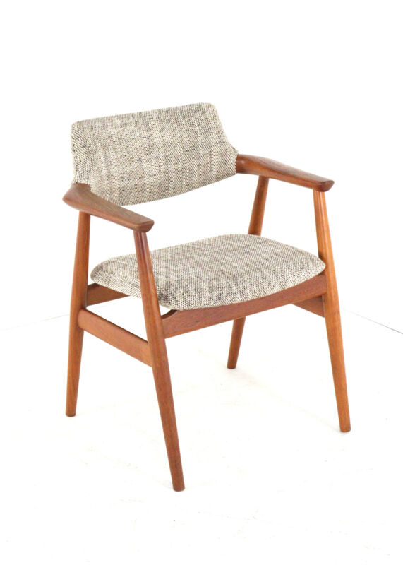 Svend Åge Eriksen for Glostrup GM11 chair - danish design - new upholstery