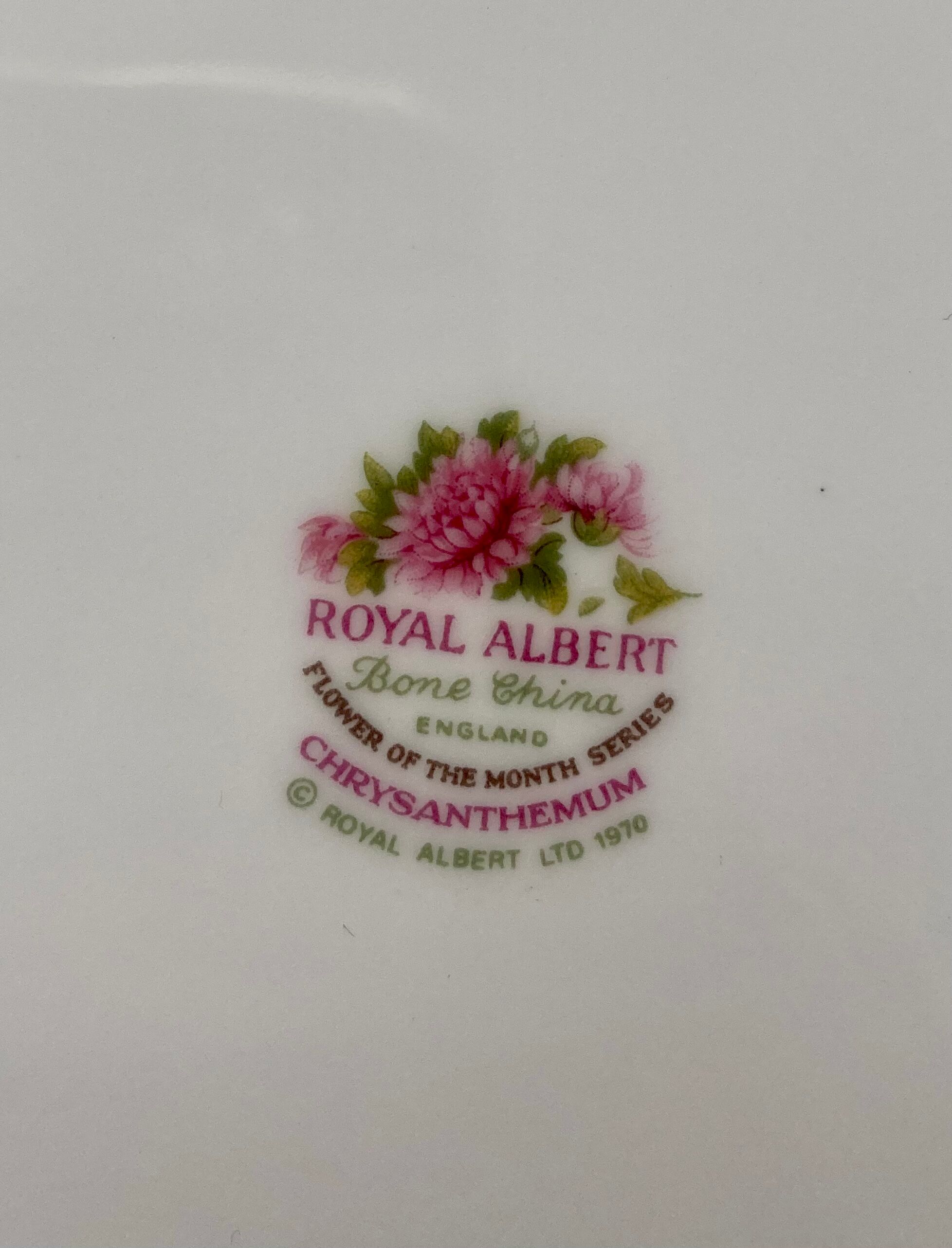 Set de 12 assiettes royal albert « mois de l’année »