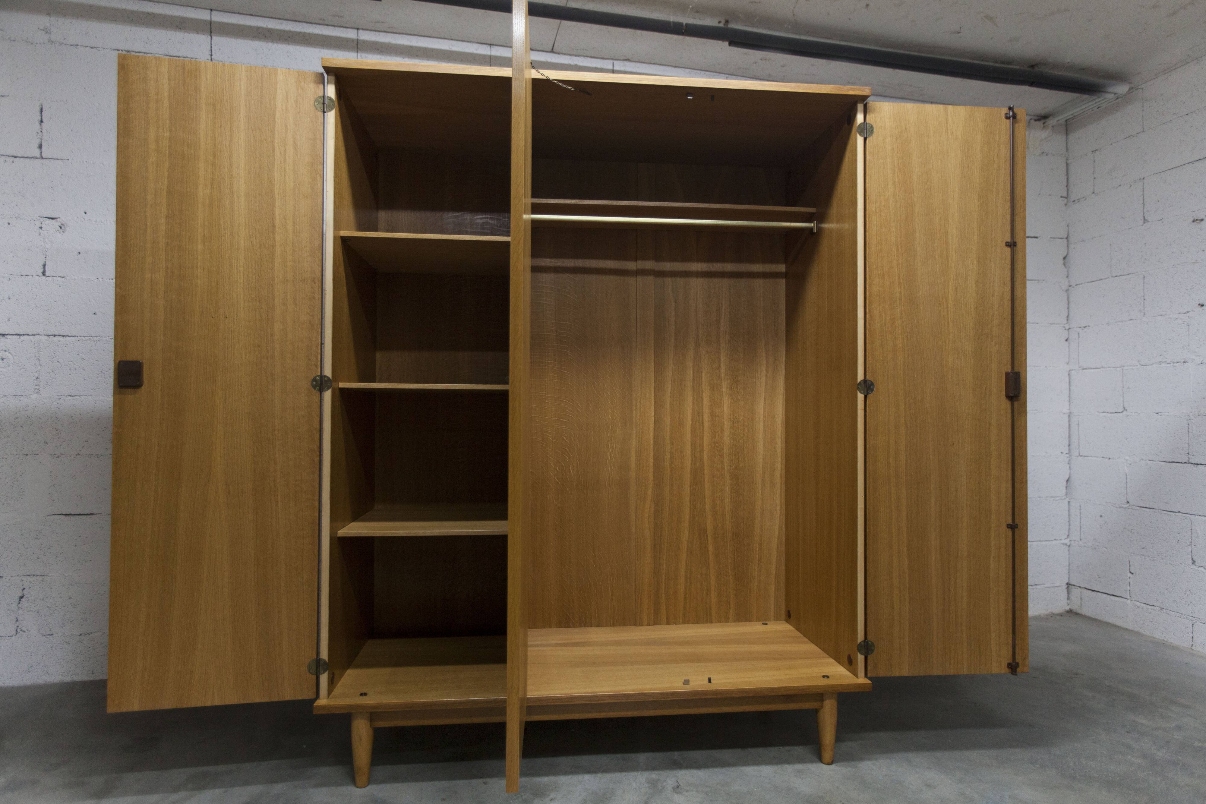 Scandinavian 3-door wardrobe in blond teak