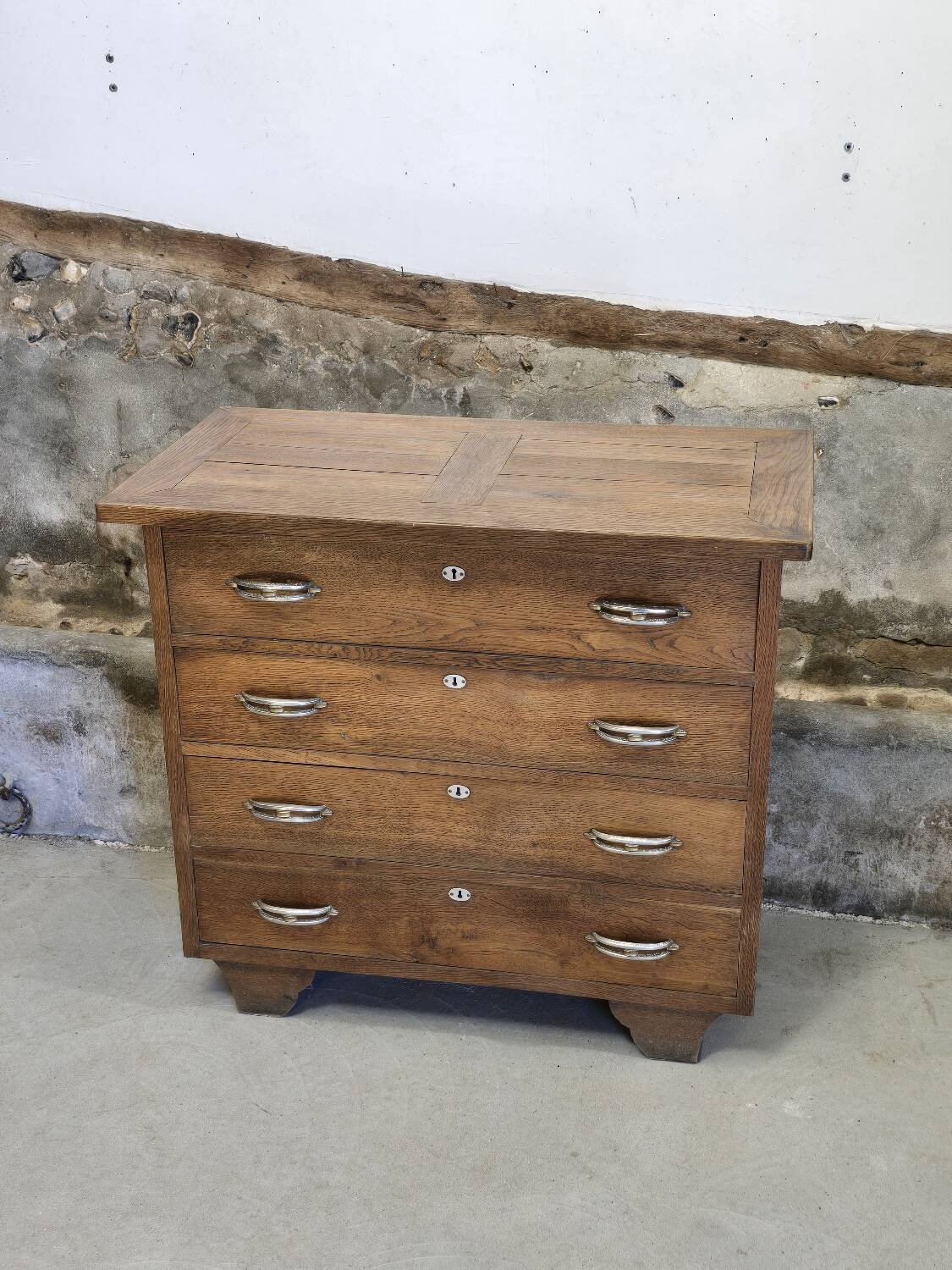 4-drawer oak chest of drawers