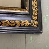 Painted wood glazed frame, to pose
