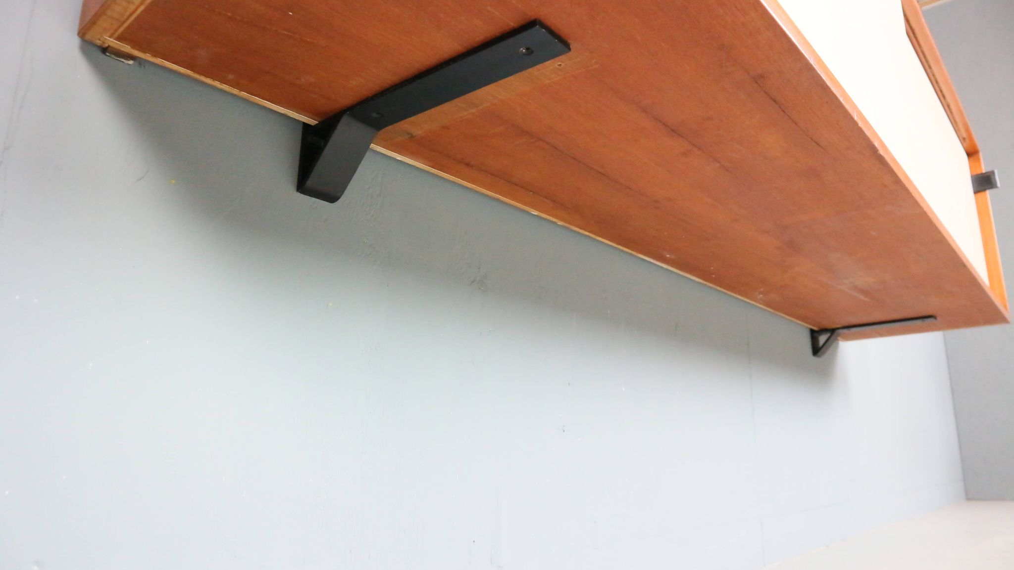 Florence Knoll for Knoll set of two hanging cabinets, model 121 + 123 W-1, 1947
