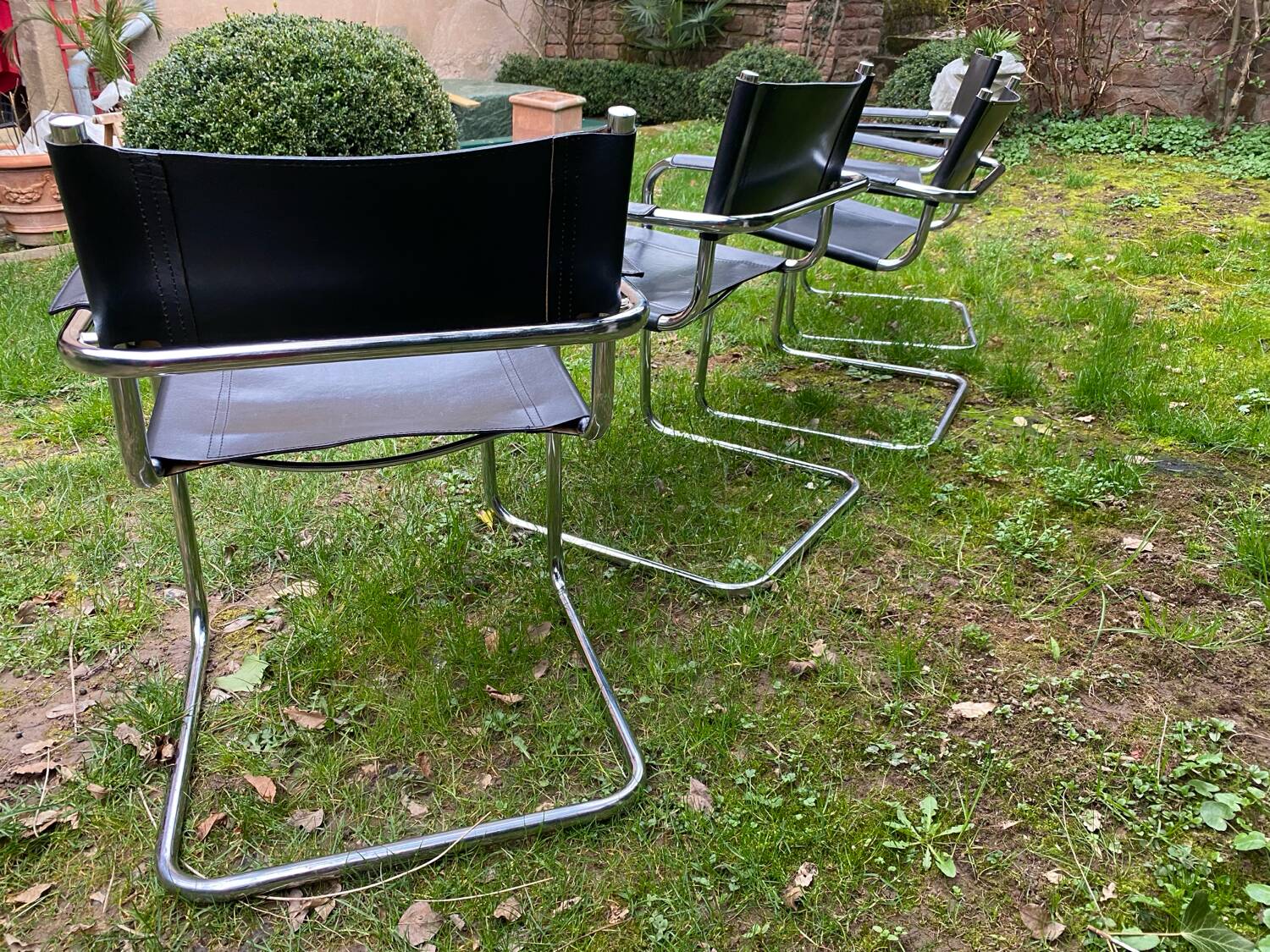 Lot of 4 modernist chairs in the style of MG5 Matteo Grassi circa 1980
