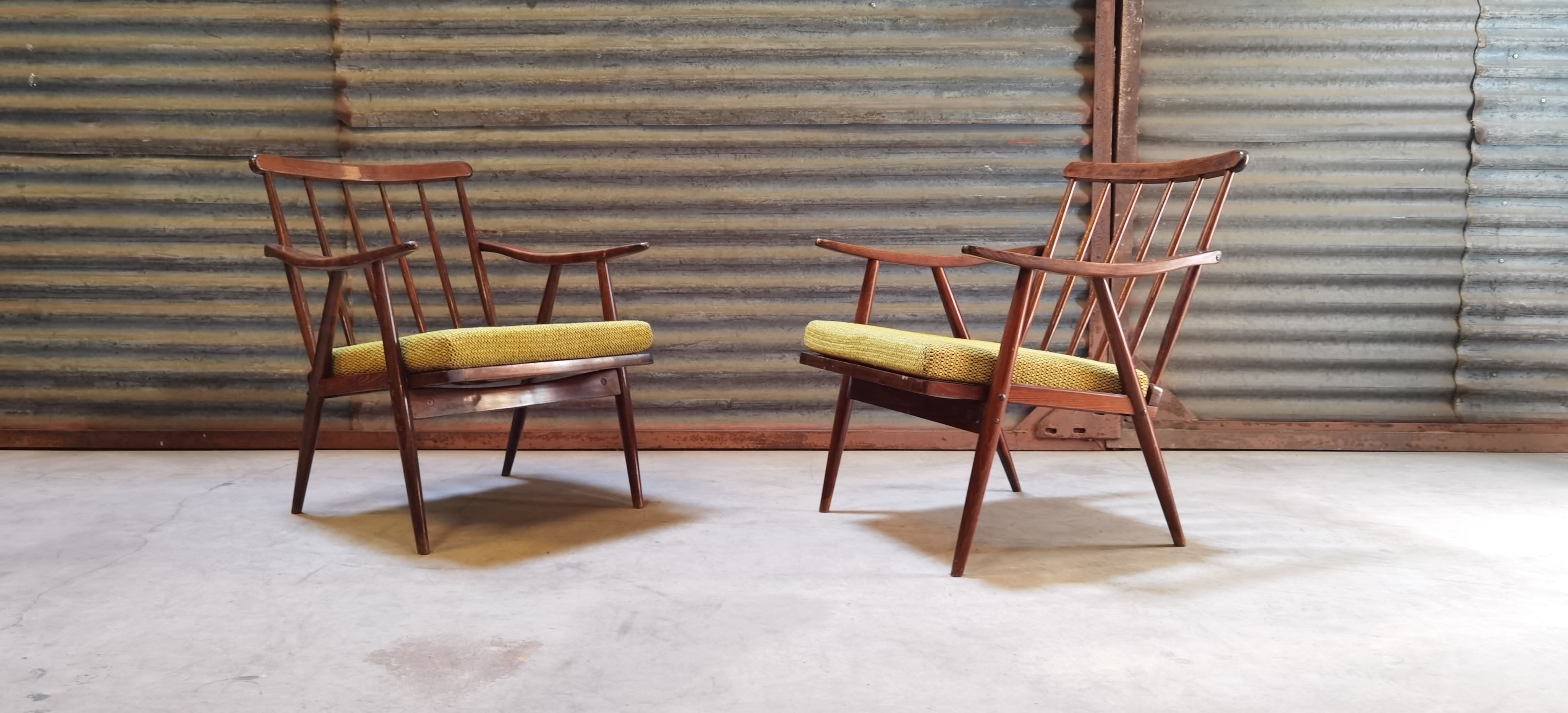 Pair of boomerang armchairs TON Bystřice (Thonet) by Antonin Suman 1960