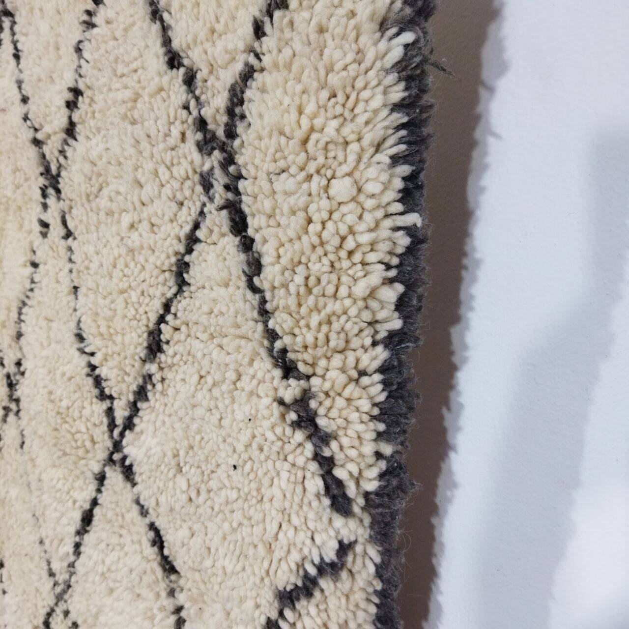 Handmade wool Berber rug 295 x 117 cm