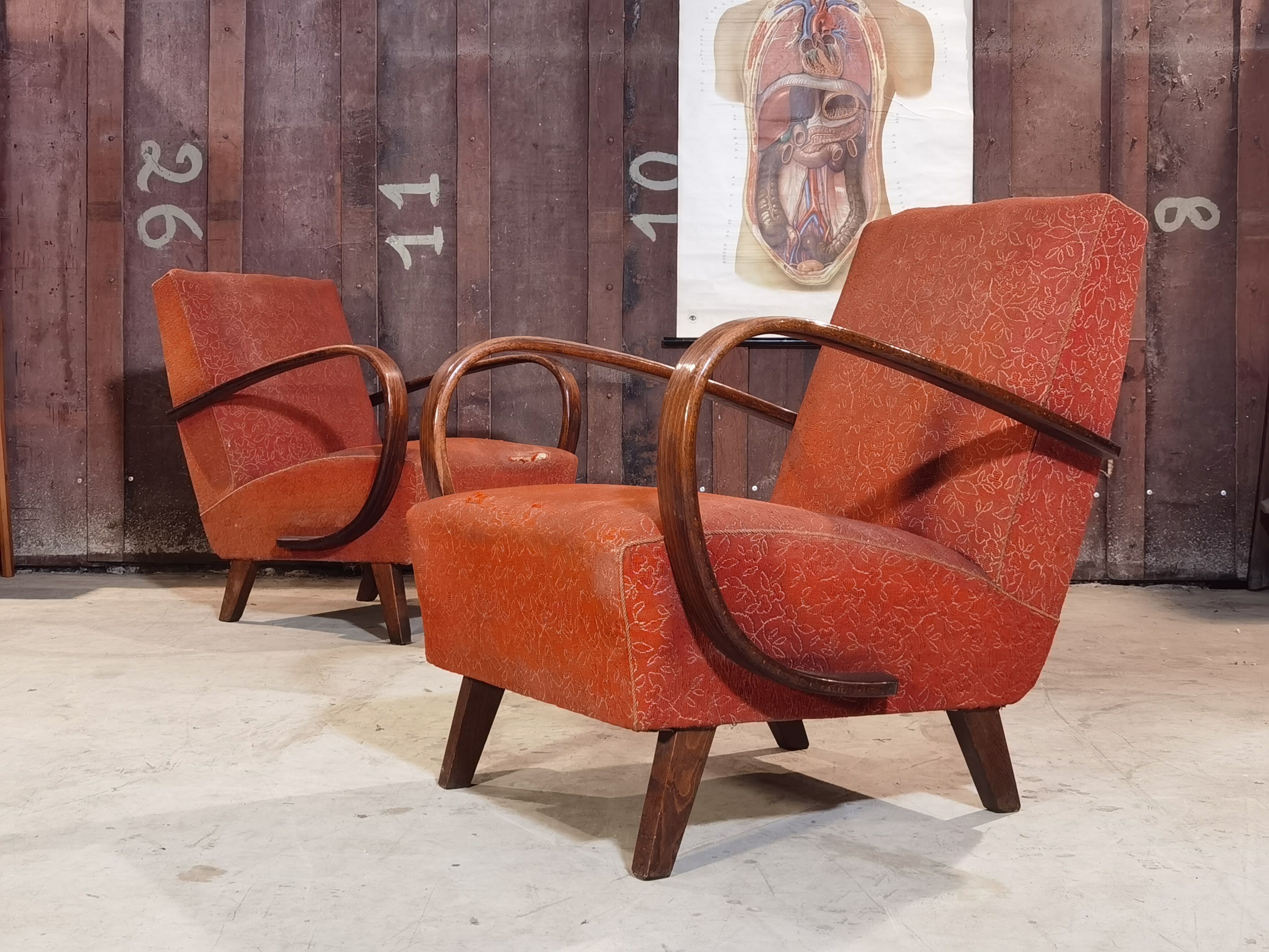 Pair of armchairs Jindřich Halabala Model 410