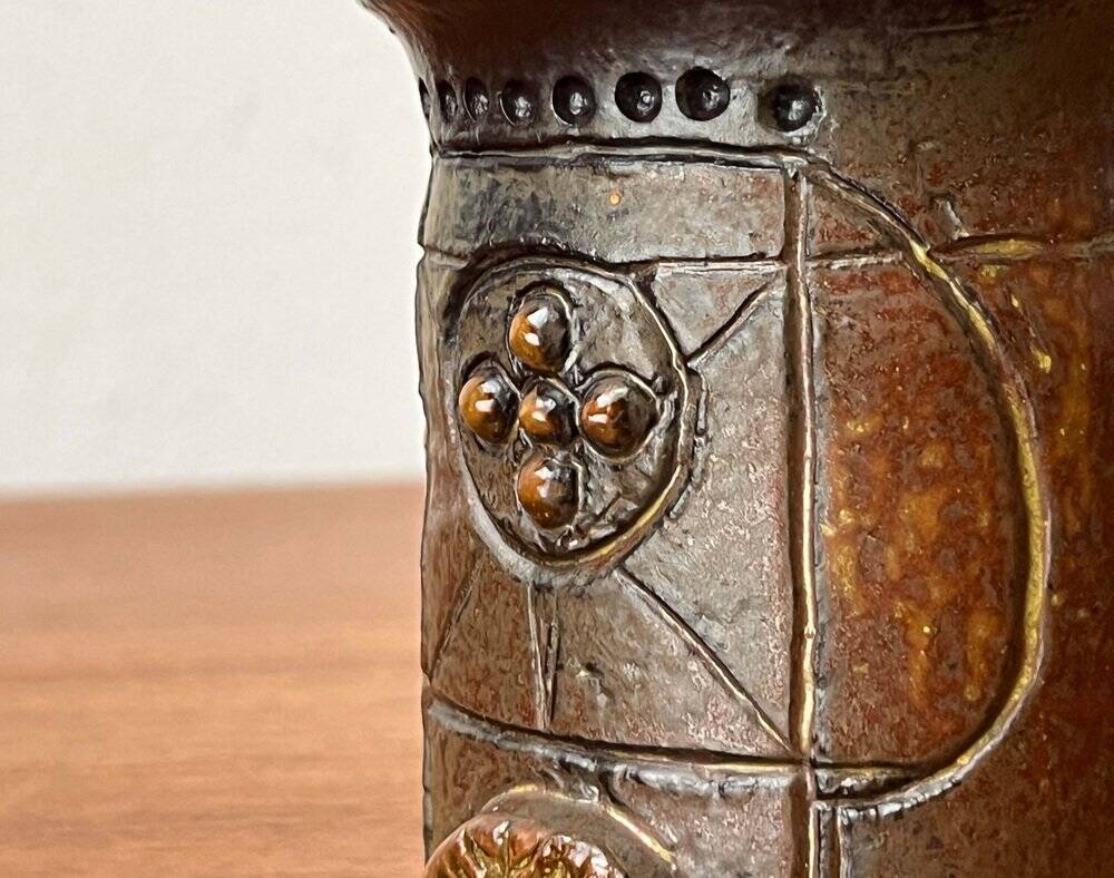 Modern Swedish studio pottery from the mid-century, Bagdad House 2 series by Bertil Vallien for Gustavsberg 1960s.