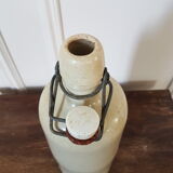 Bouteille en grès beige