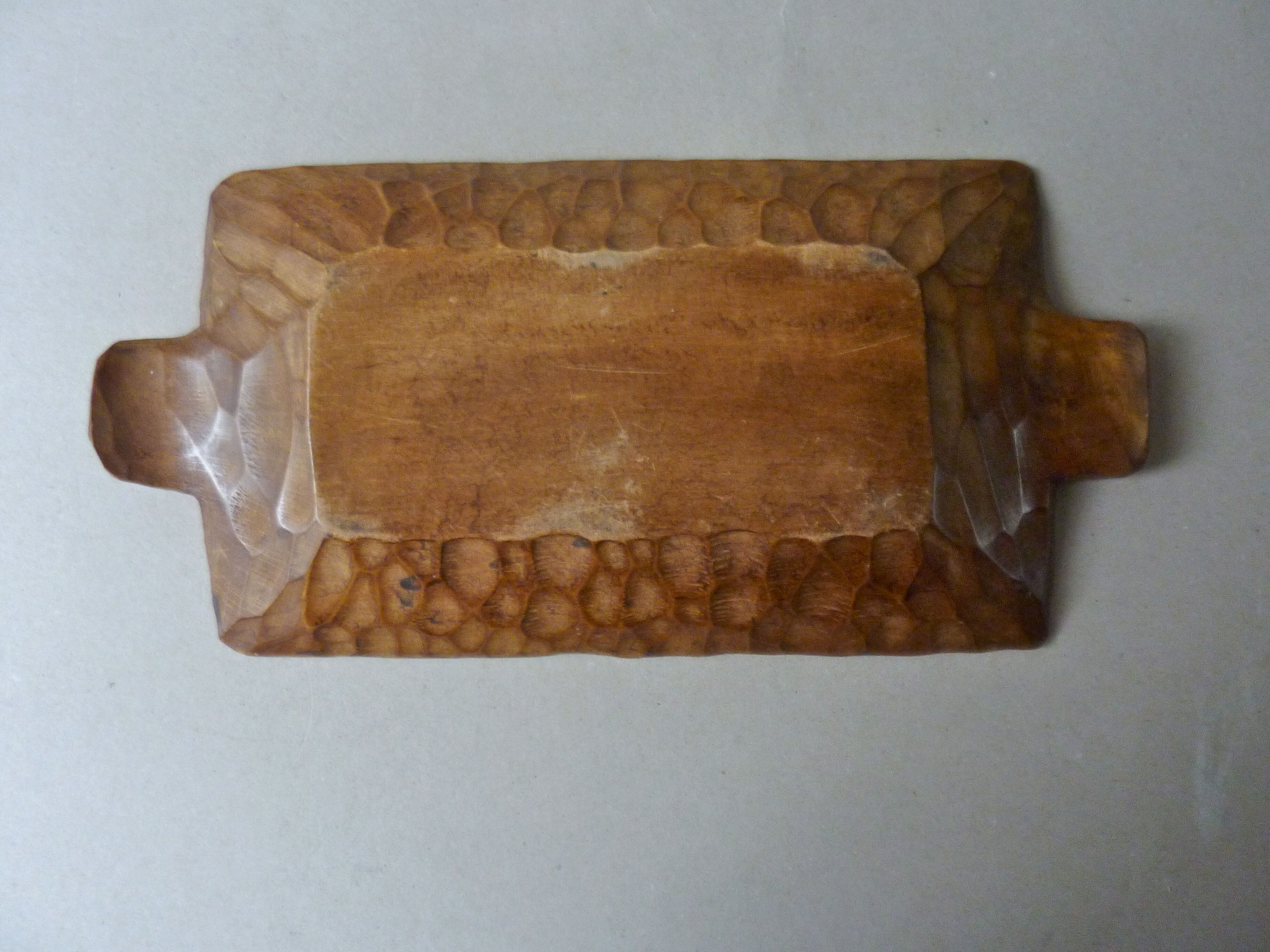 Bread basket, wood carved with gouge, Mountain