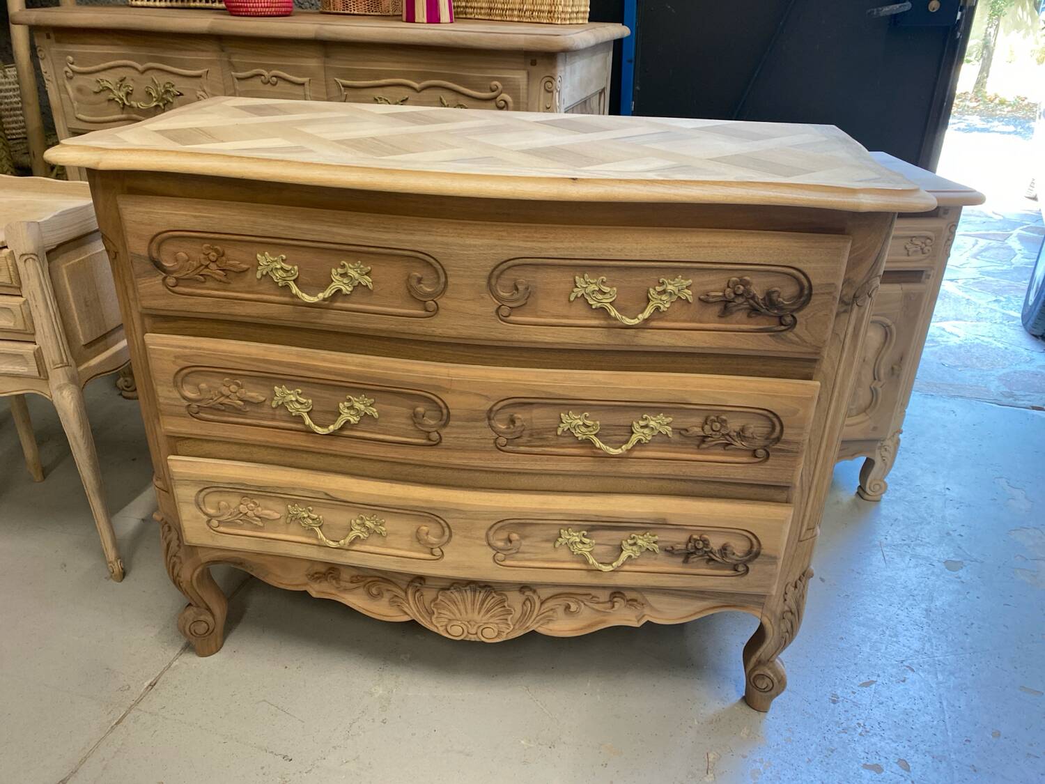 Louis XV chest of drawers in raw wood