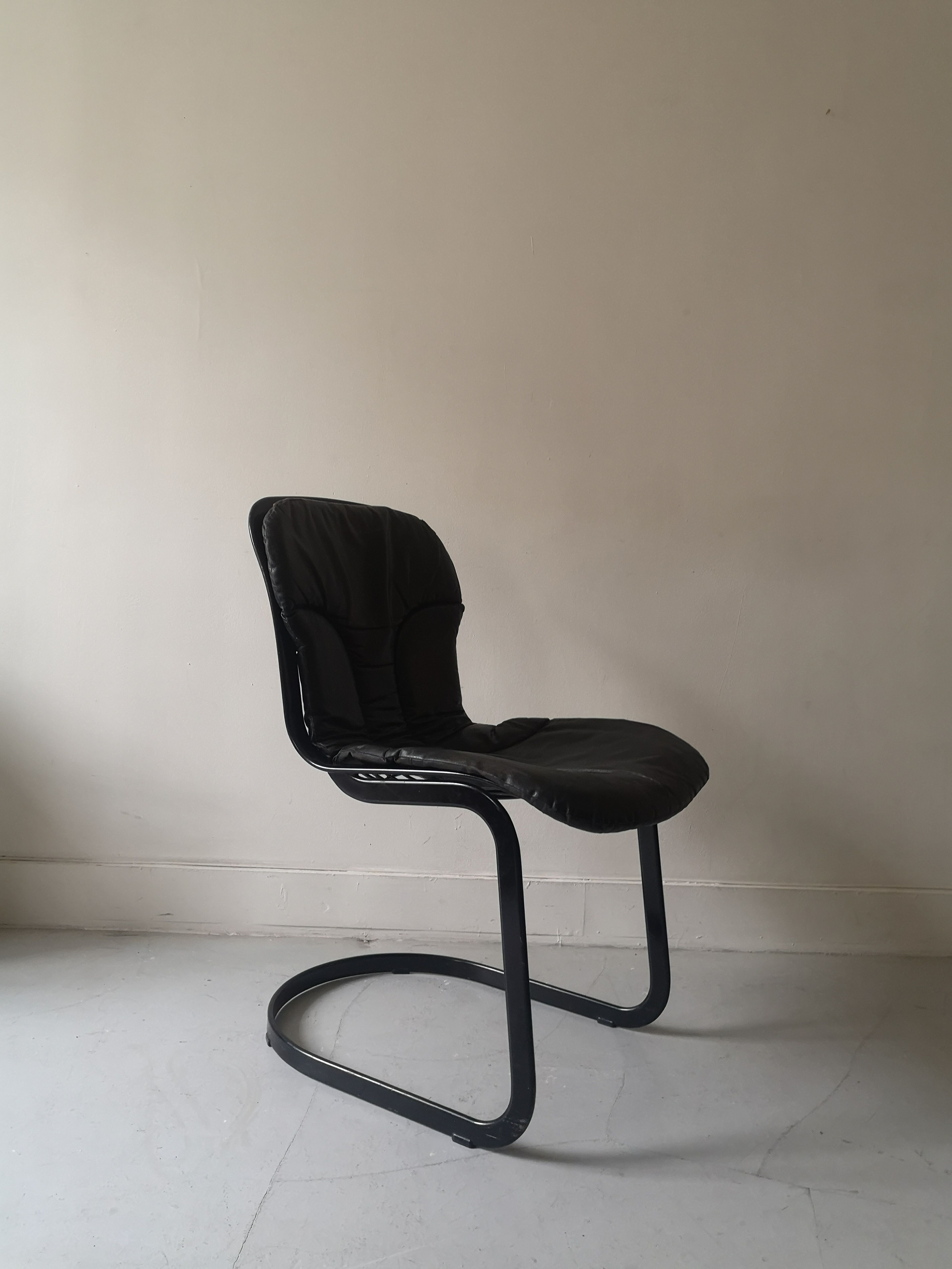 Black metal and leather chair Cidue, Italy 1970