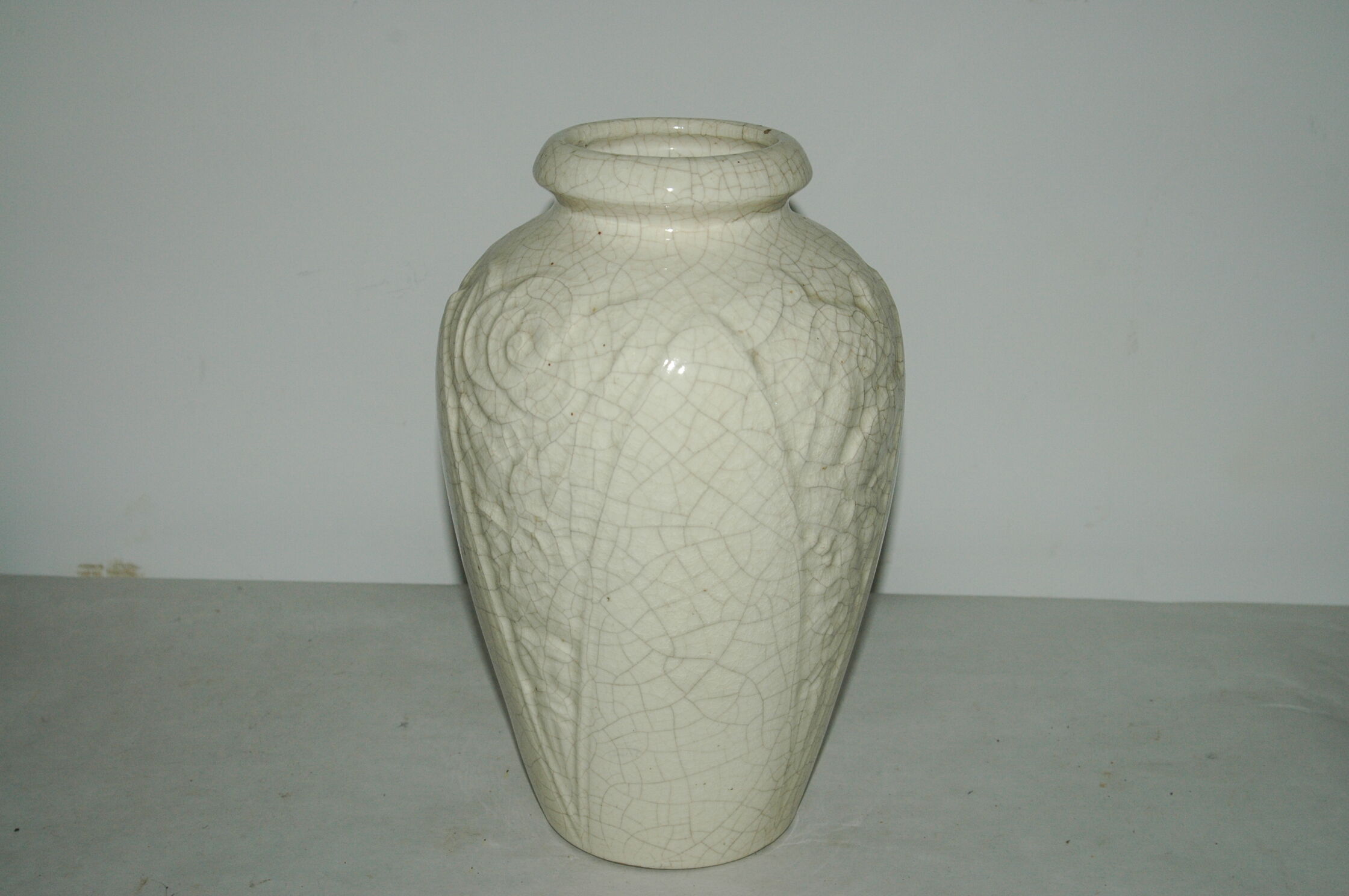 large cracked vase art-deco era