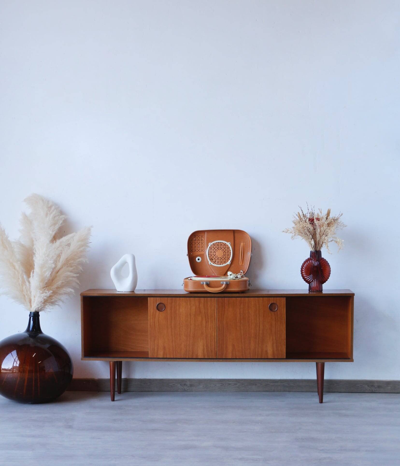 Minimalist teak sideboard – 1960s – England