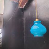Suspension en verre bleu