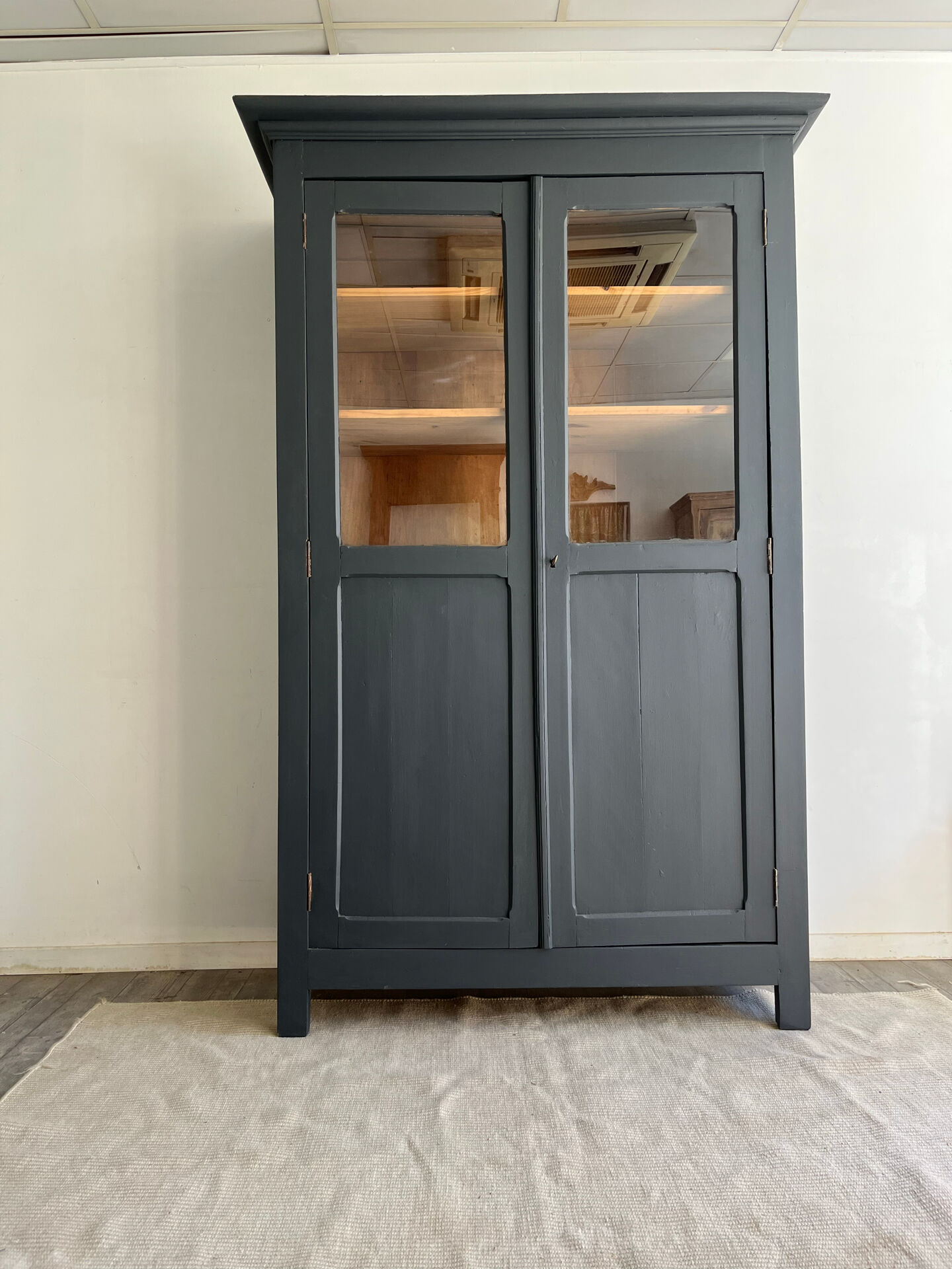 Armoire vitrée