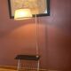 Lampadaire liseuse à tablette et porte revue vintage français 1960.