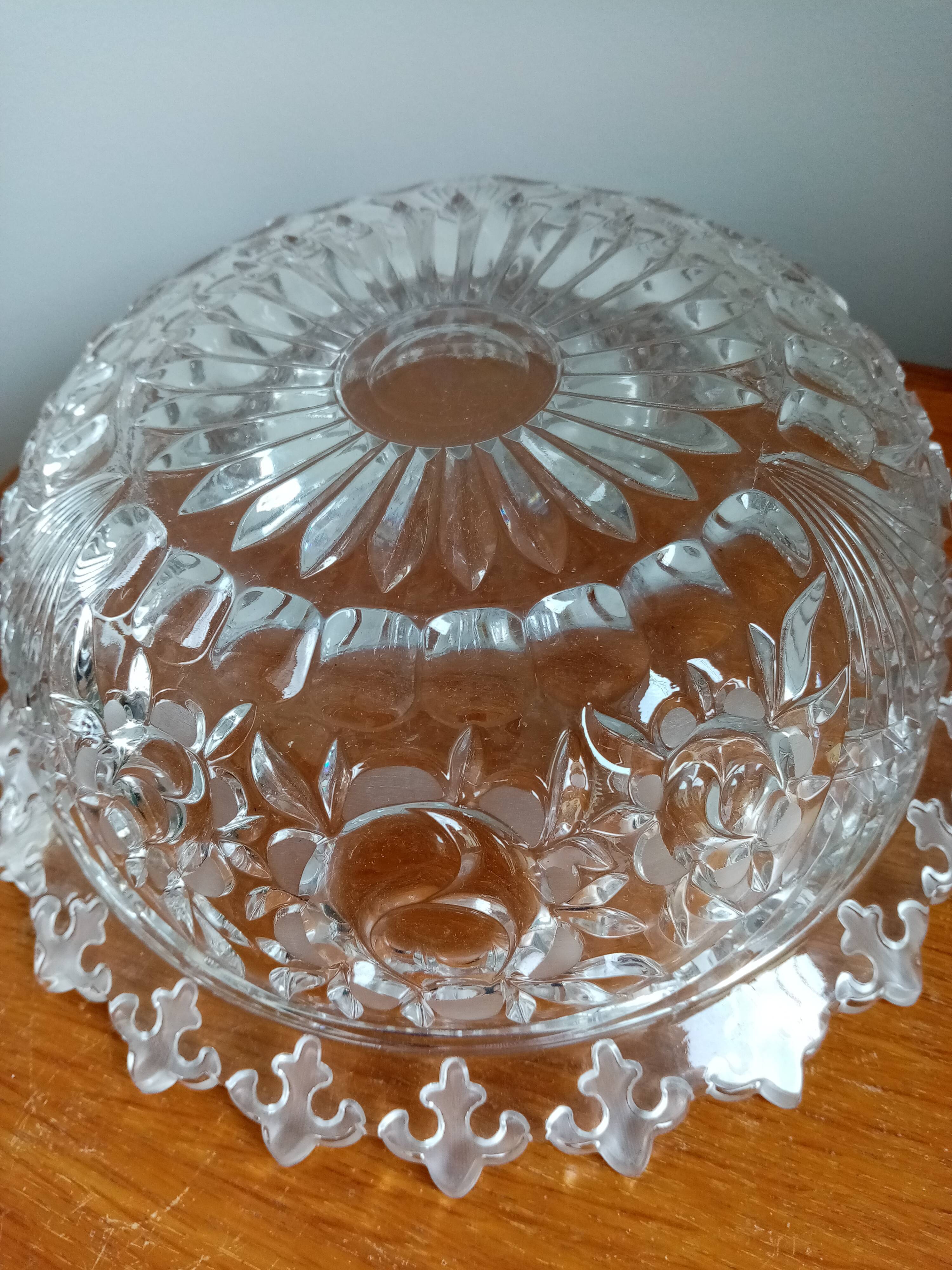 Salad bowl crystal lily flowers