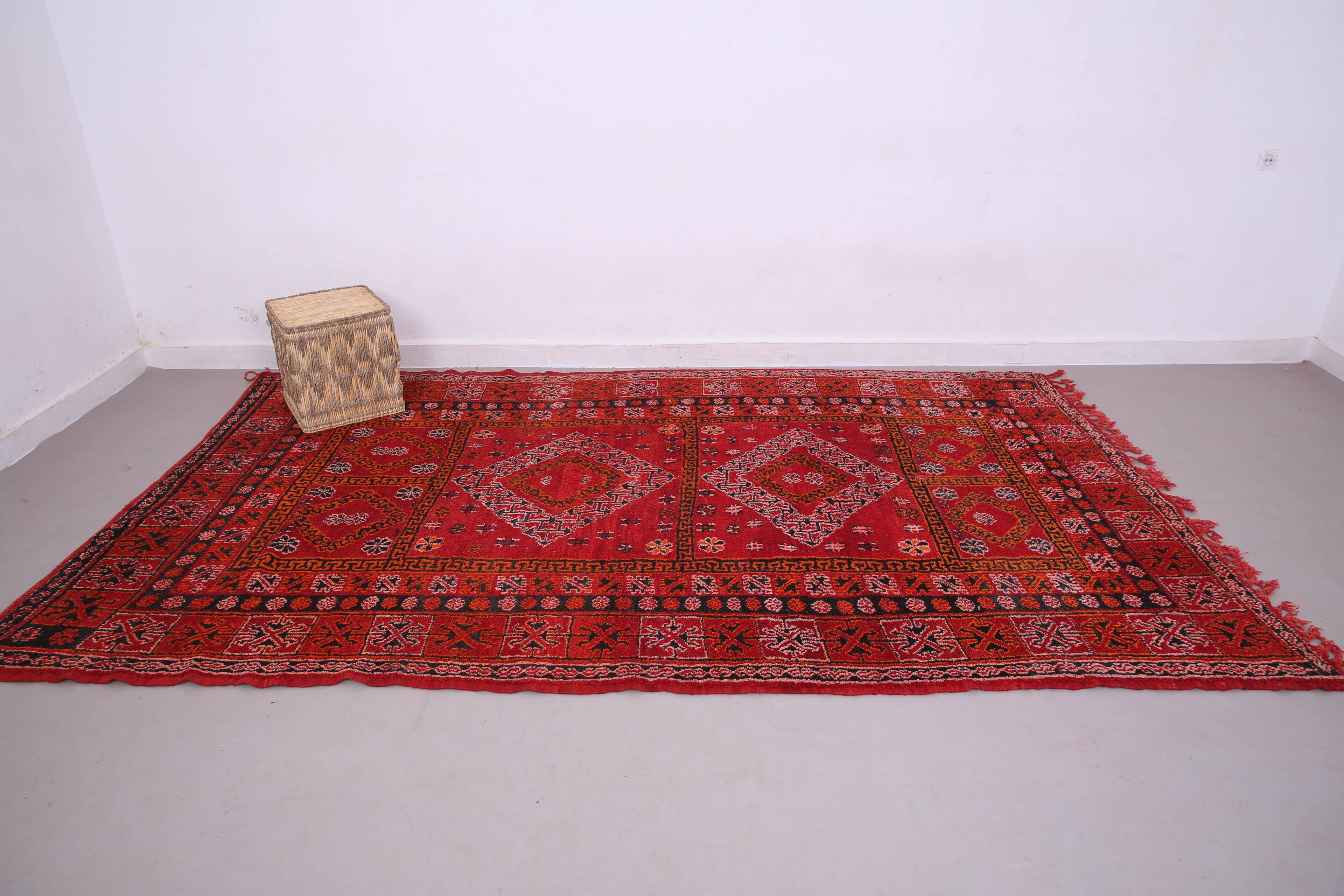 Red Vintage Moroccan Rug 192 x 321 cm - Berber Wool Rug - Handmade Rug Boho
