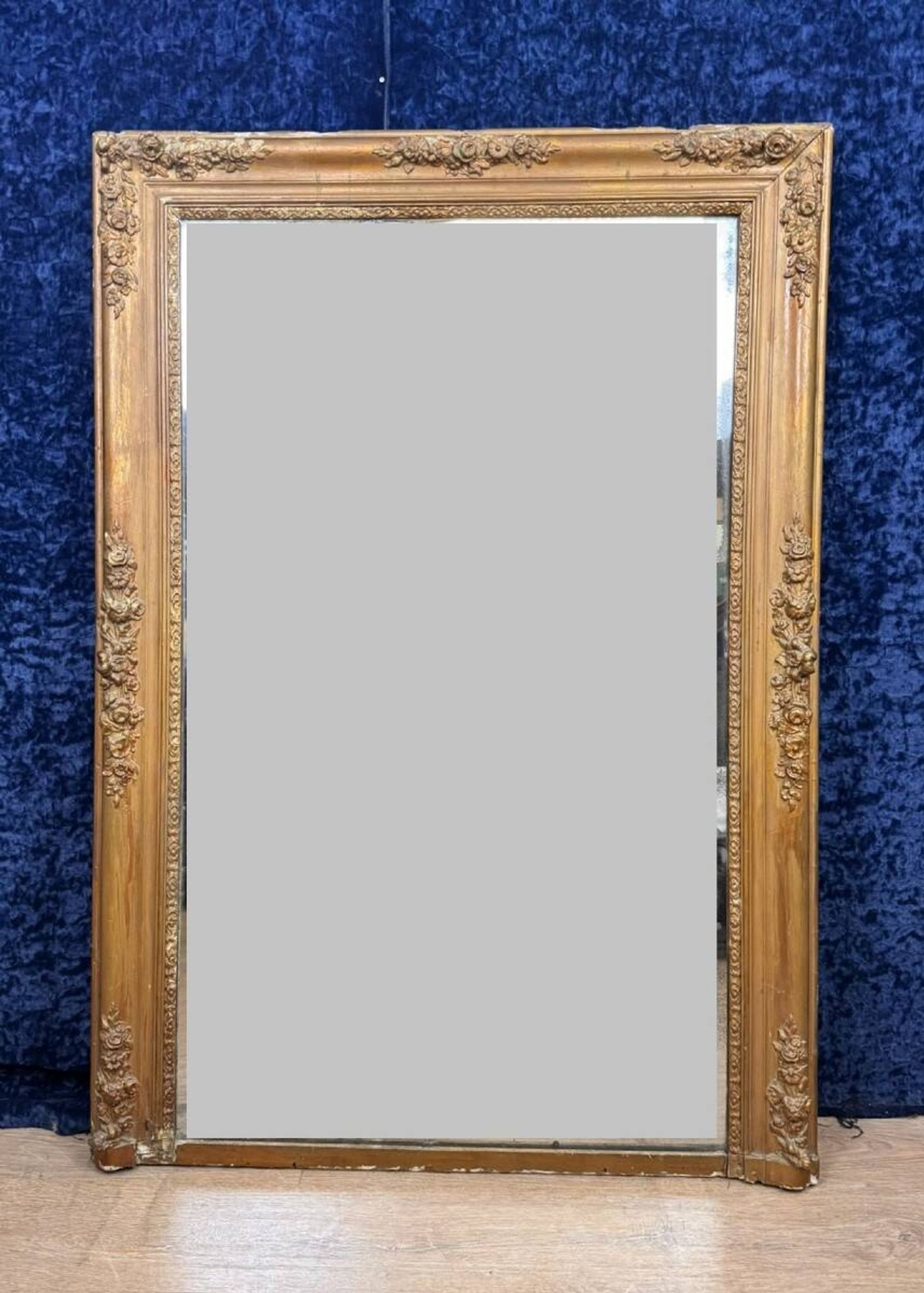 Empire period mirror in wood and gilded stucco circa 1810-1820