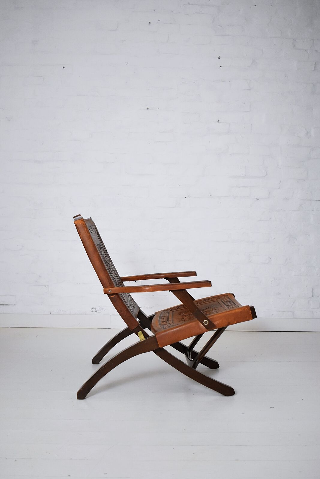 Ecuadorian wood and leather folding chair by Angel Pazmino