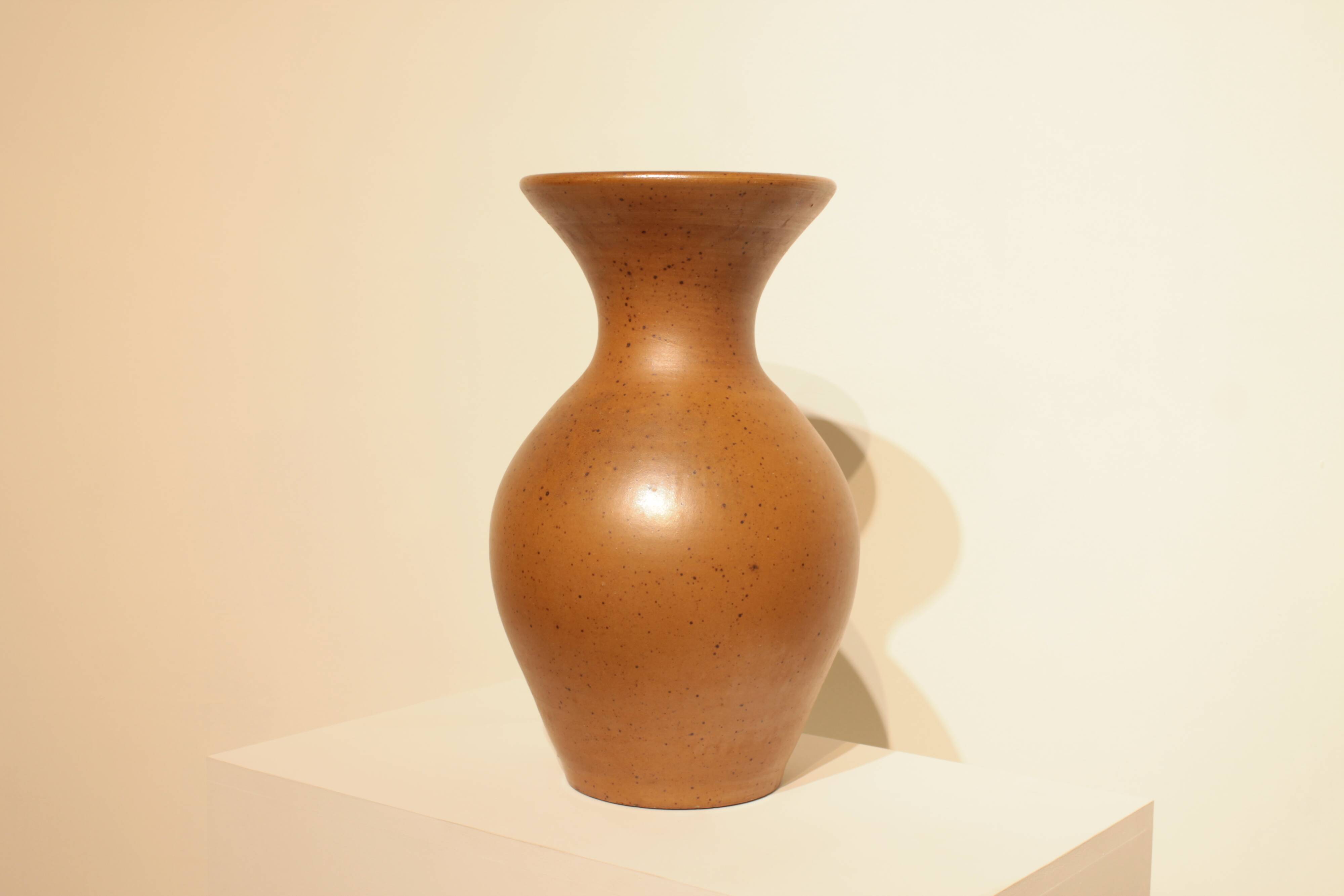Large stoneware pot with pyrite