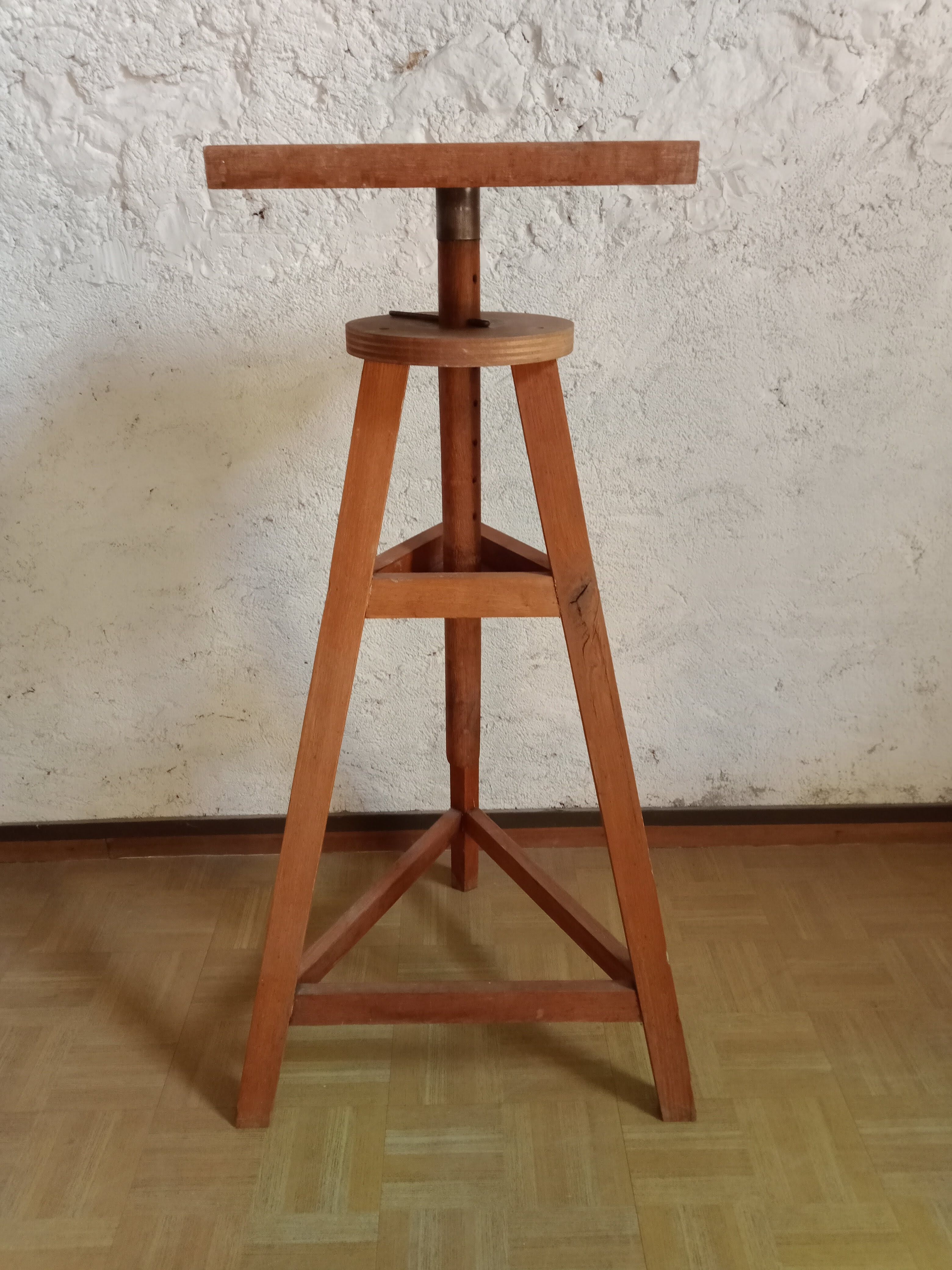 Oiled wood sculptor's harness