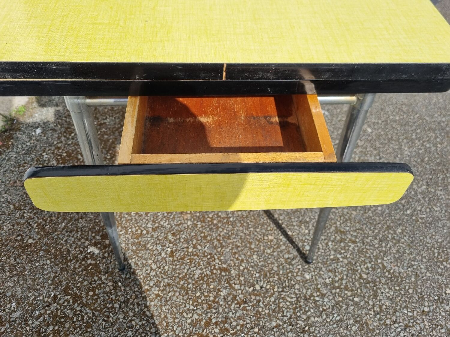Yellow formica table and 2 extensions 1965