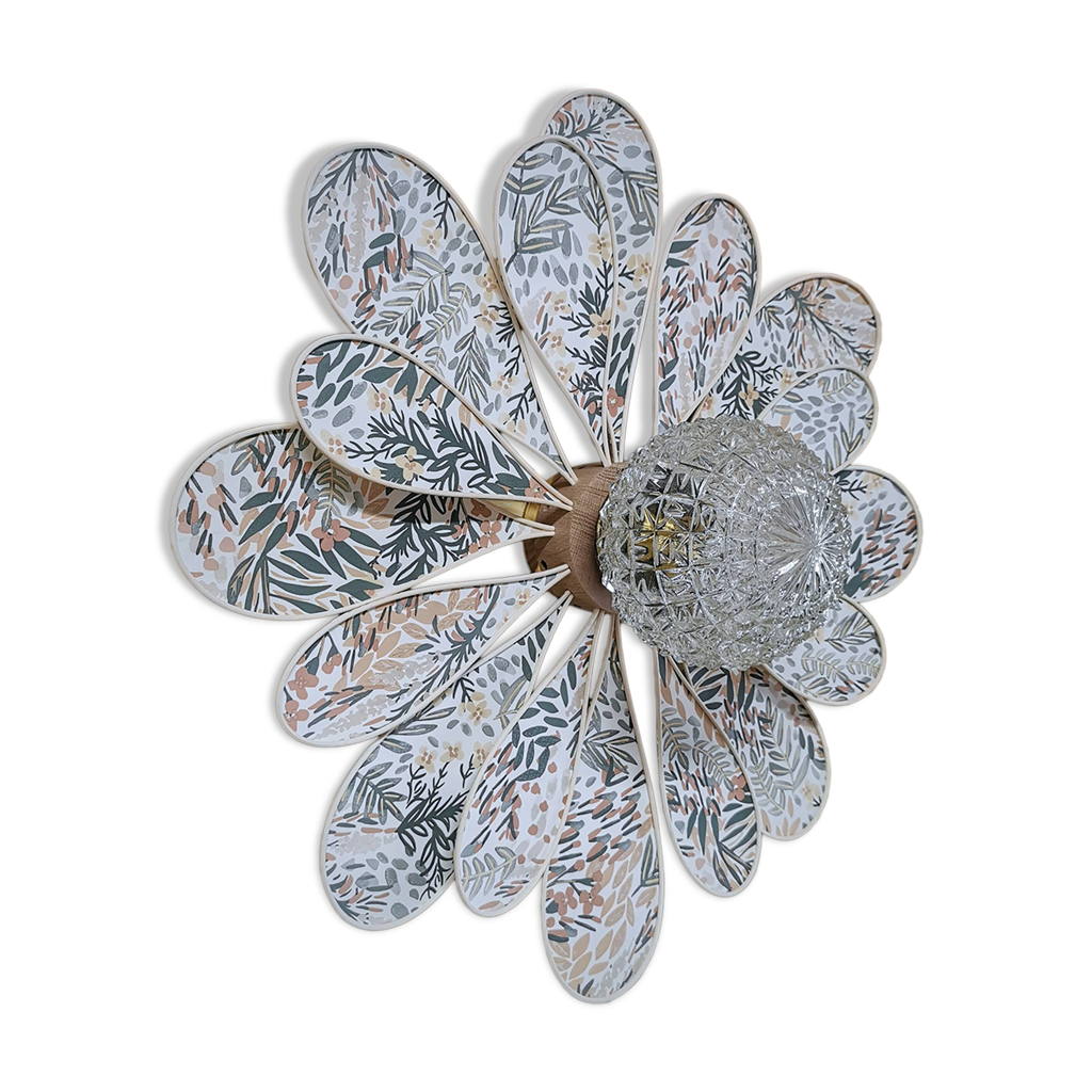 Clip De Revers Ou Foulard Vintage En Nacre Ciselé - Motif 3 Fleurs - Occasion