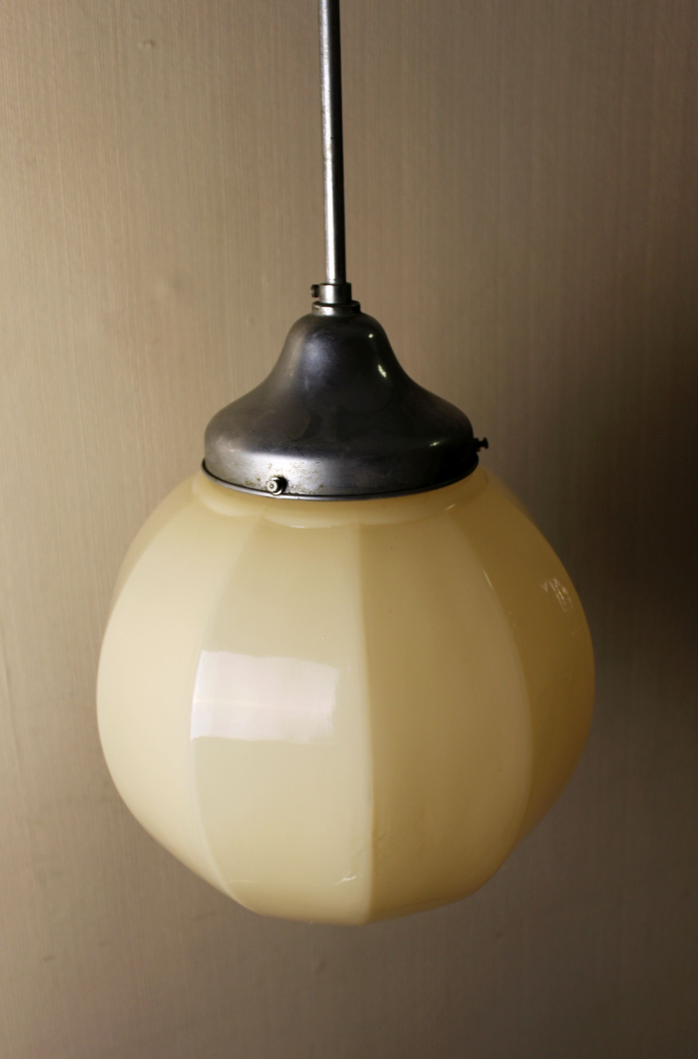 Suspension ball with 10 faces art deco, opaline, 30's.