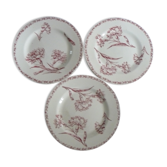 Lot de 3 assiettes plates , modèle "oeillet" de Lunéville, terre de fer