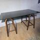 Bureau en rotin double plateau en verre fumé, années 70.