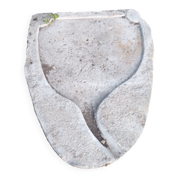 Évier ancien en pierre