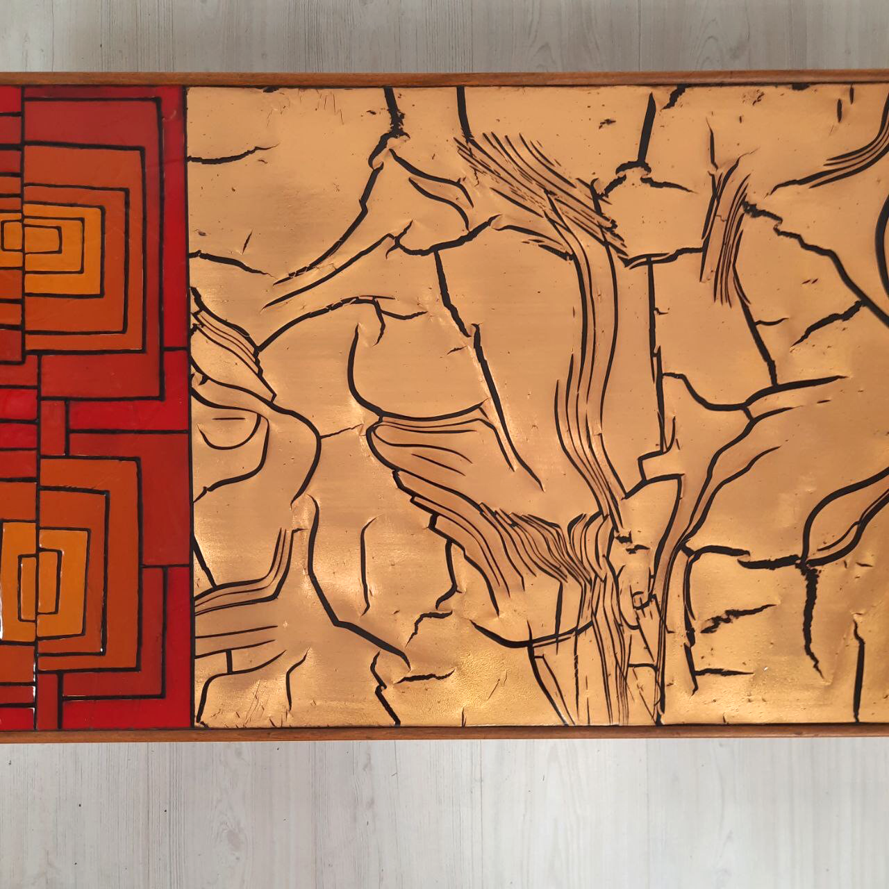 Coffee table 60s top enamelled color red and gold, metal and brass base.